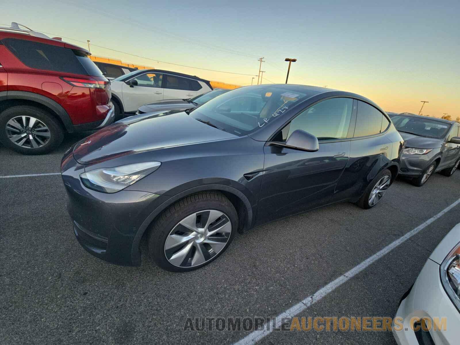 5YJYGDEE9MF218049 Tesla Mo 2021