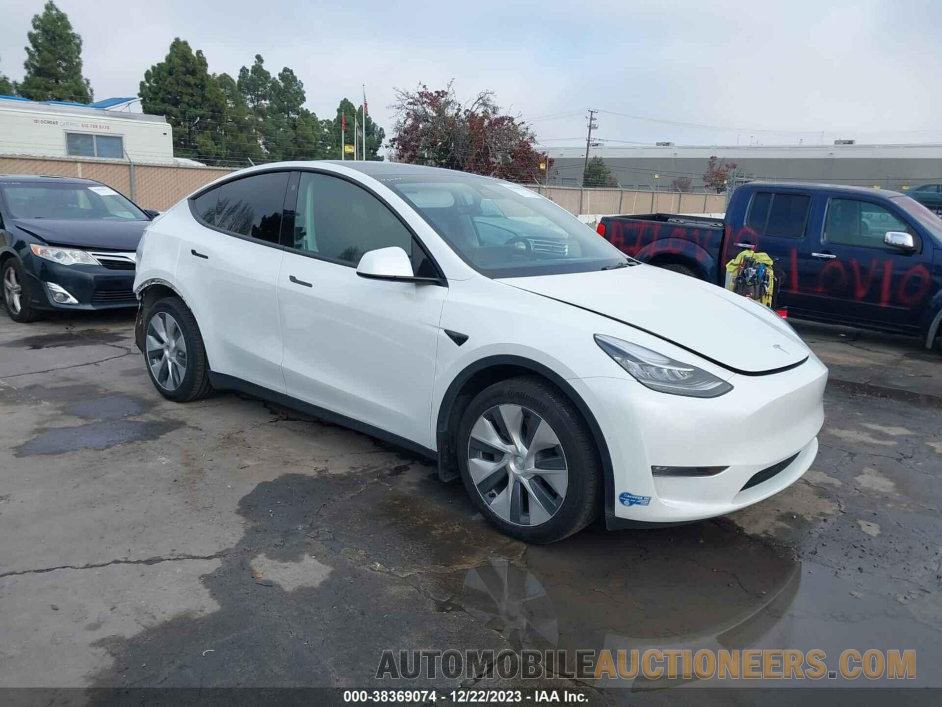 5YJYGDEE9MF260138 TESLA MODEL Y 2021