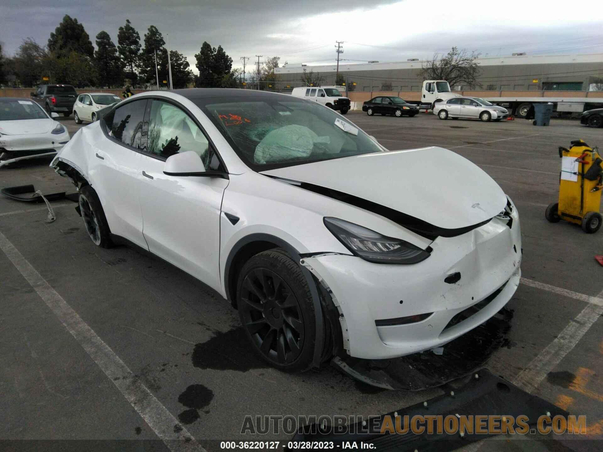 5YJYGDEEXMF095586 TESLA MODEL Y 2021