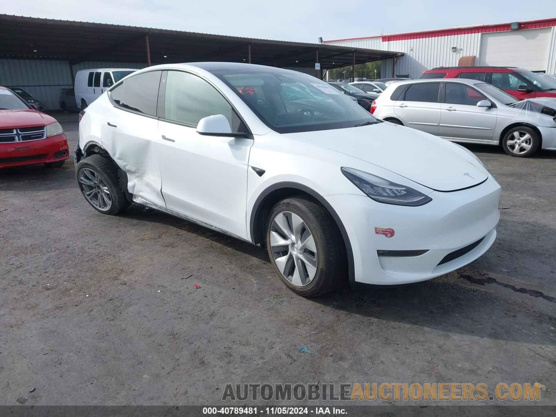 5YJYGDEEXMF100687 TESLA MODEL Y 2021