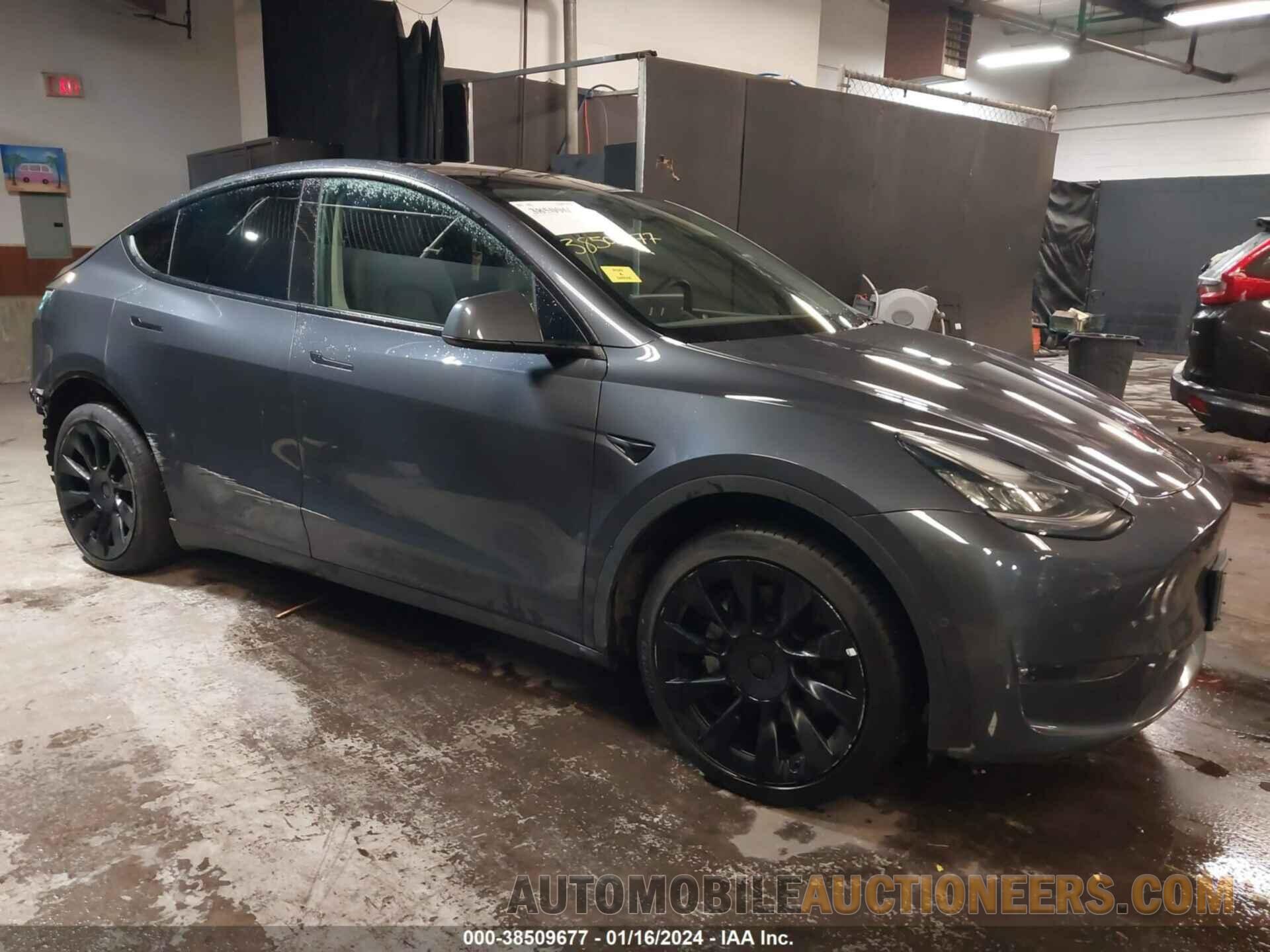 5YJYGDEEXMF118235 TESLA MODEL Y 2021