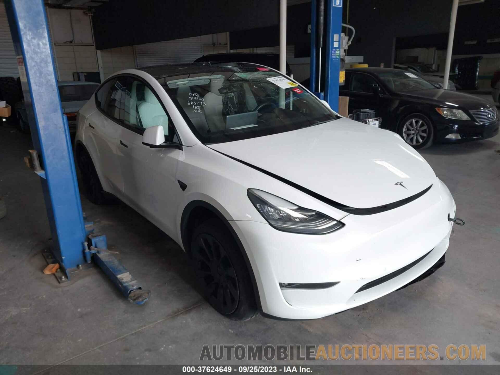 5YJYGDEEXMF201714 TESLA MODEL Y 2021