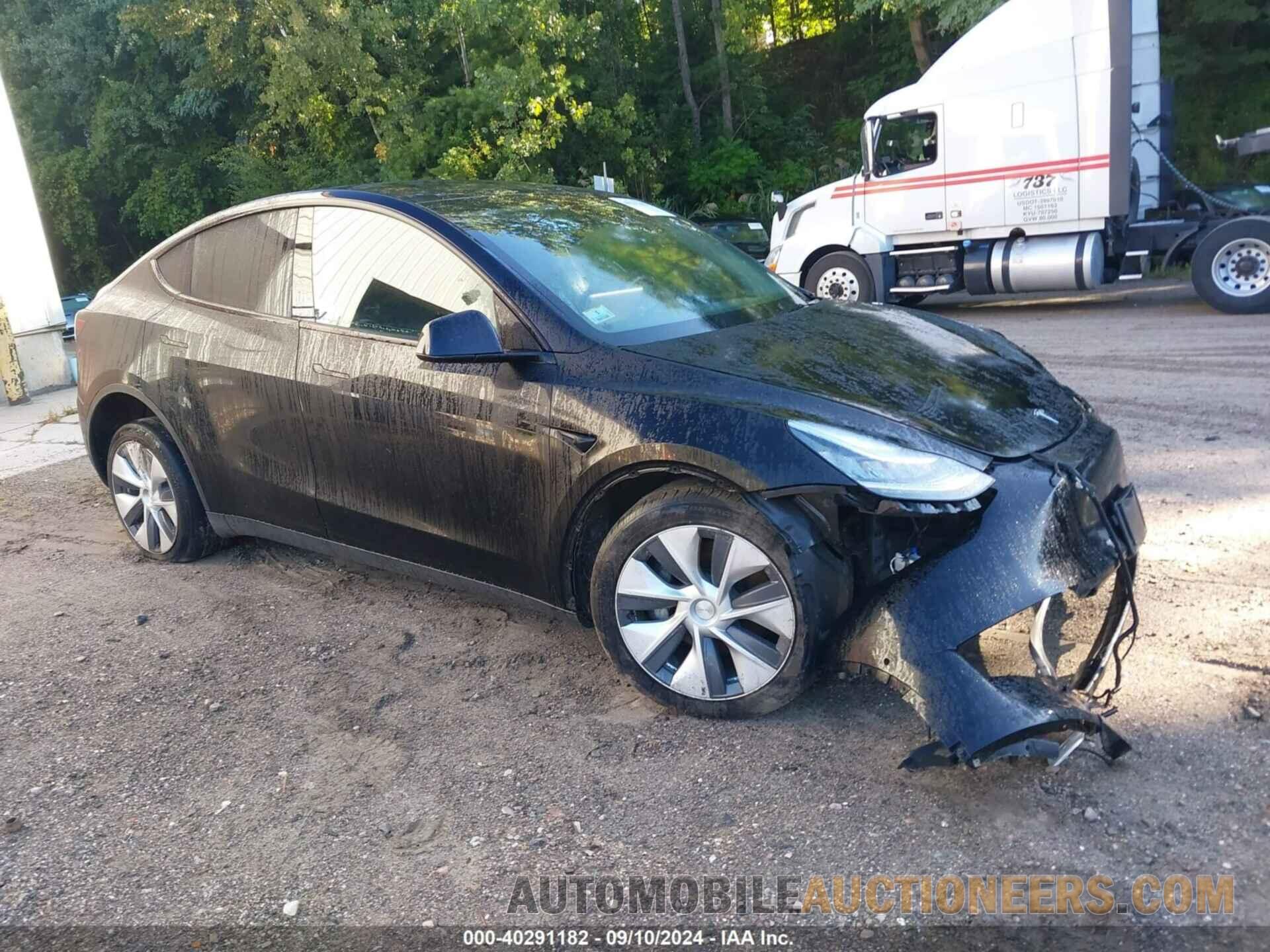 5YJYGDEEXMF239704 TESLA MODEL Y 2021