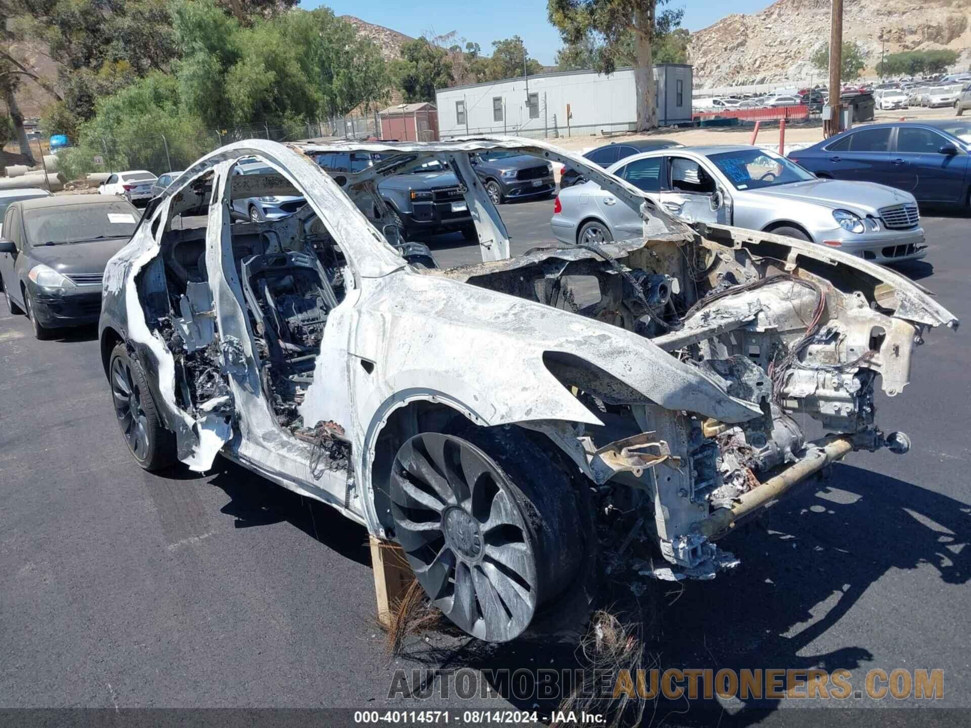 5YJYGDEF0LF058814 TESLA MODEL Y 2020