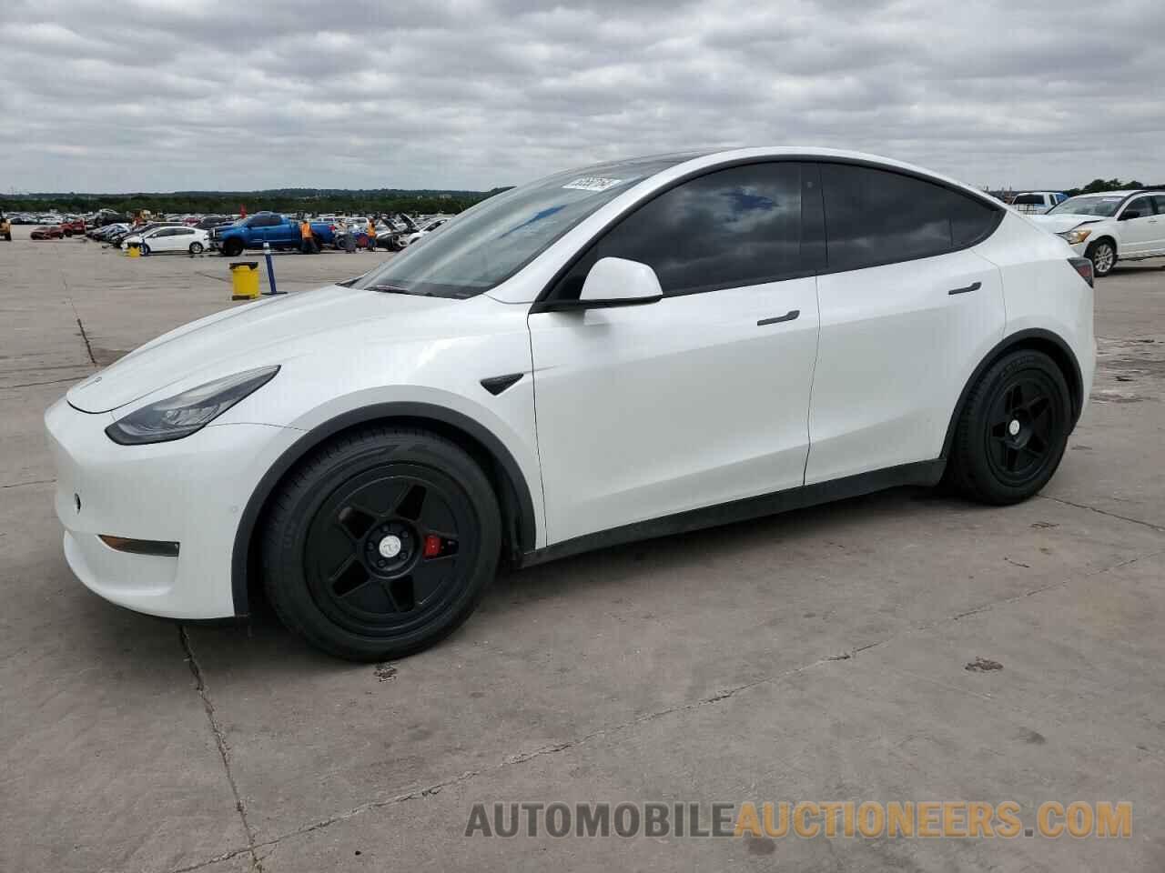 5YJYGDEF1LF028043 TESLA MODEL Y 2020