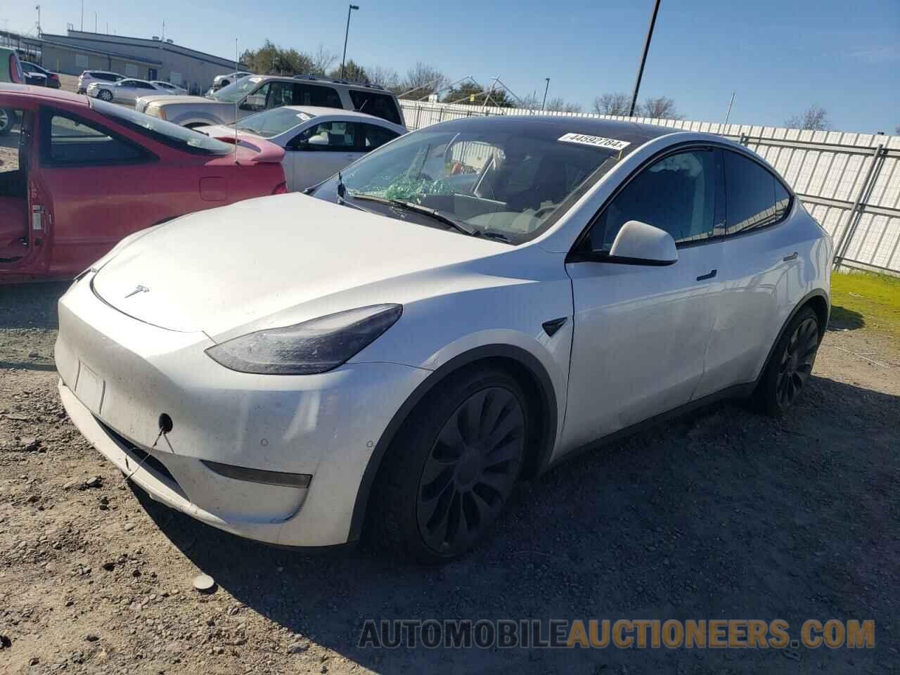 5YJYGDEF3MF137024 TESLA MODEL Y 2021