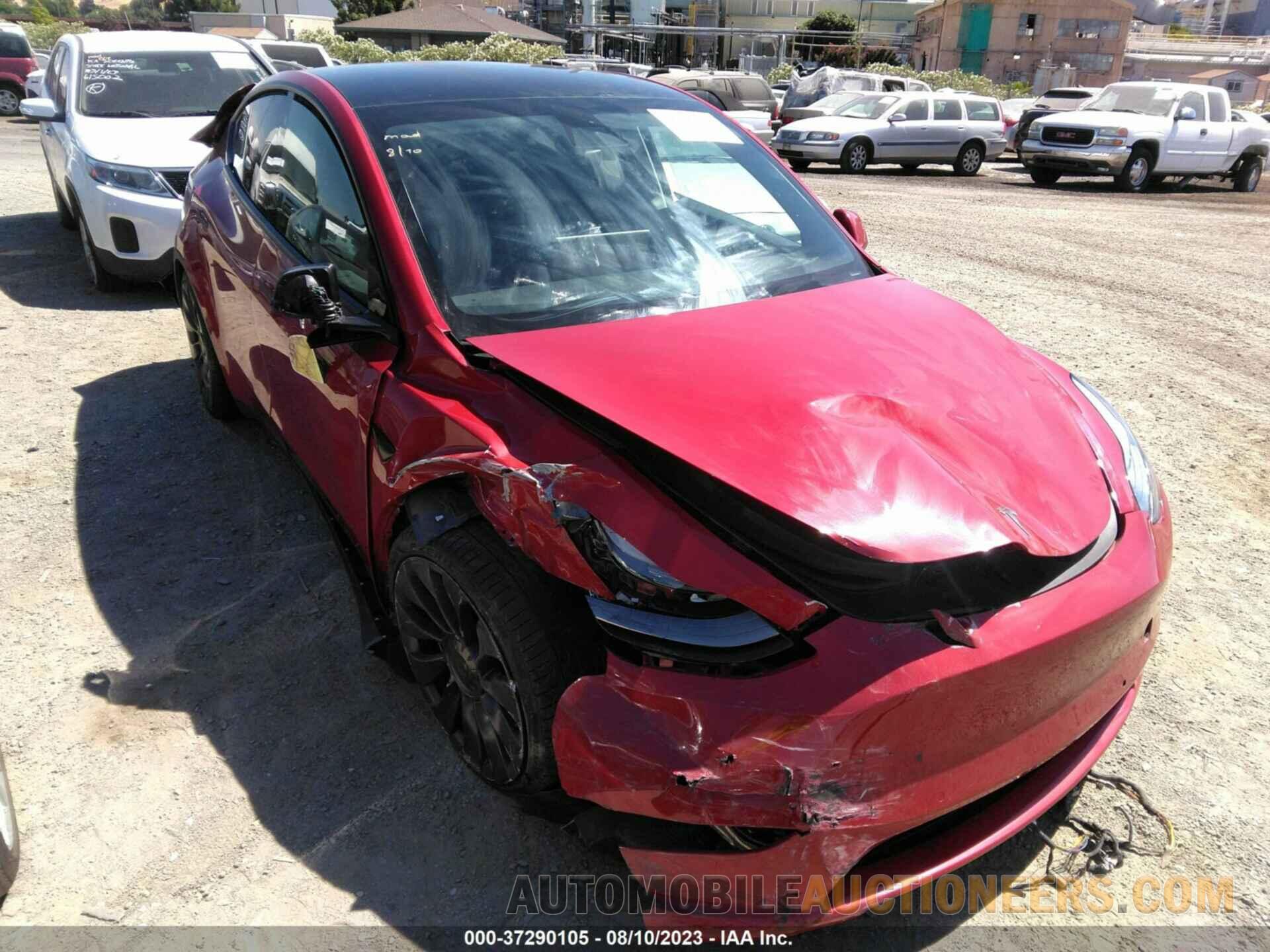 5YJYGDEF4MF240100 TESLA MODEL Y 2021