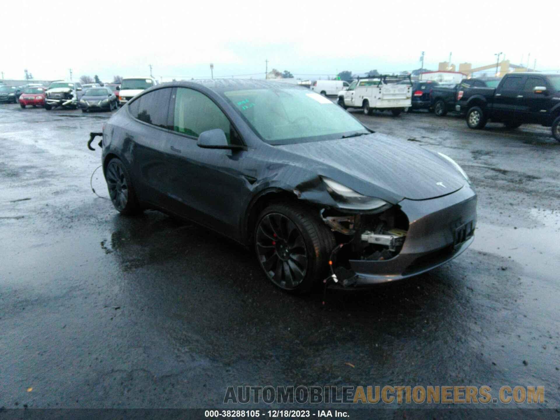 5YJYGDEF6MF134022 TESLA MODEL Y 2021