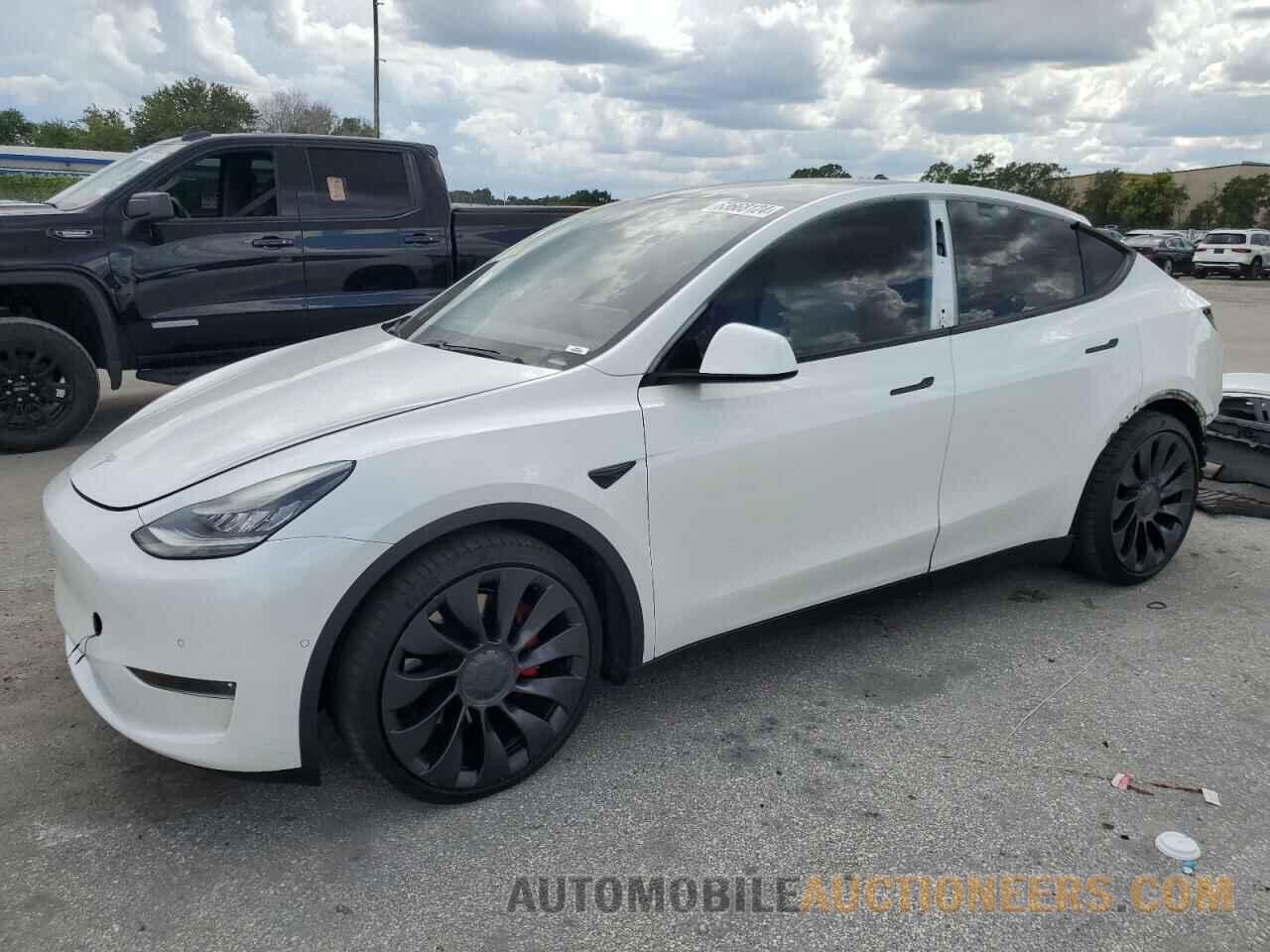 5YJYGDEF8LF025673 TESLA MODEL Y 2020