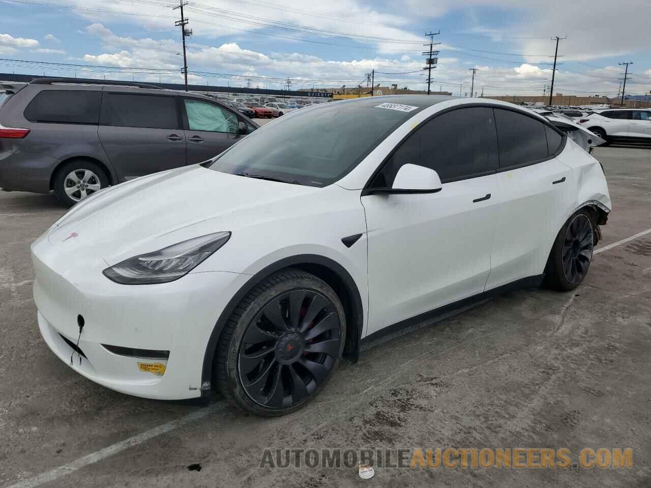 5YJYGDEF8LF057300 TESLA MODEL Y 2020