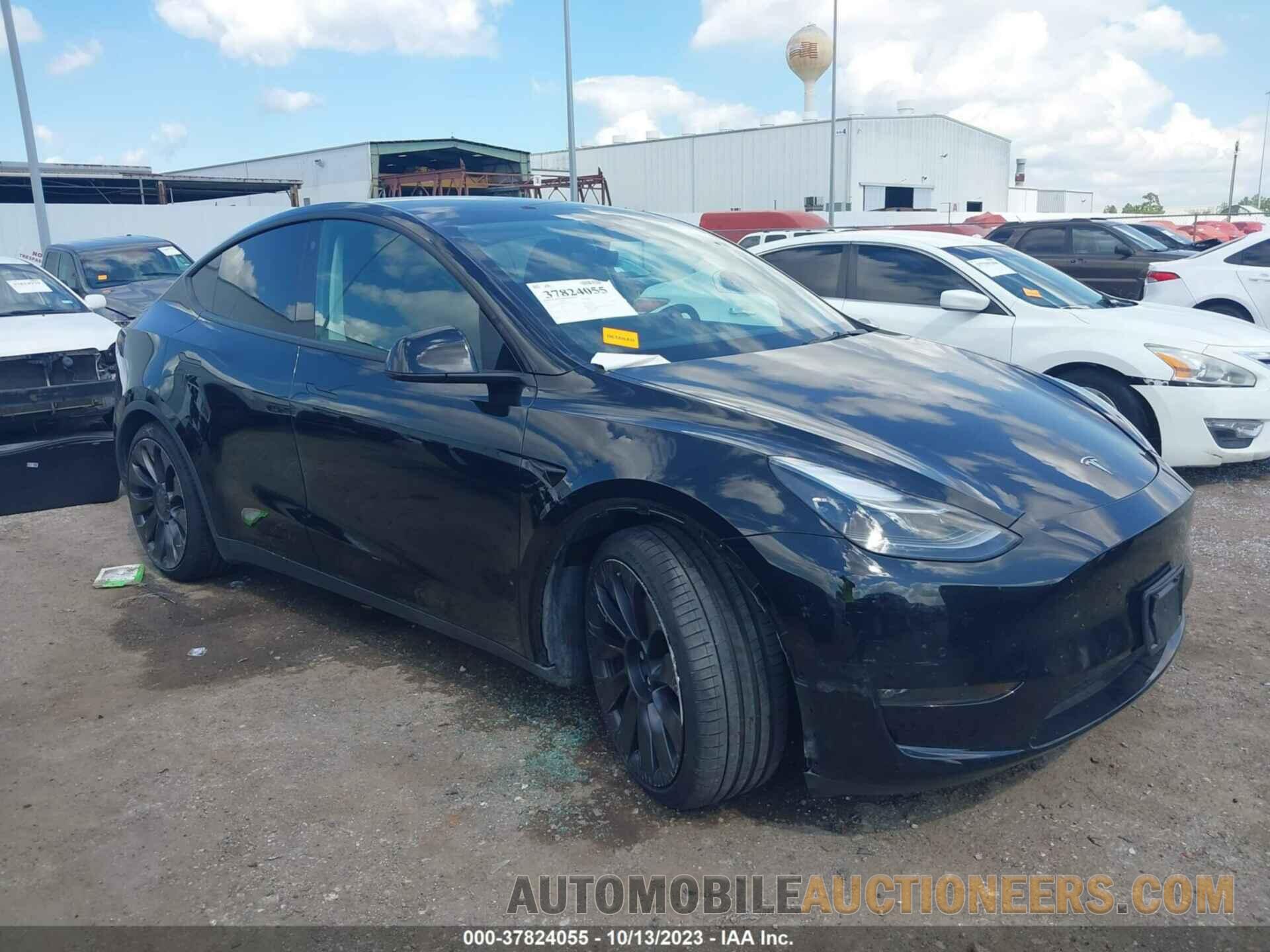 5YJYGDEF8MF137746 TESLA MODEL Y 2021