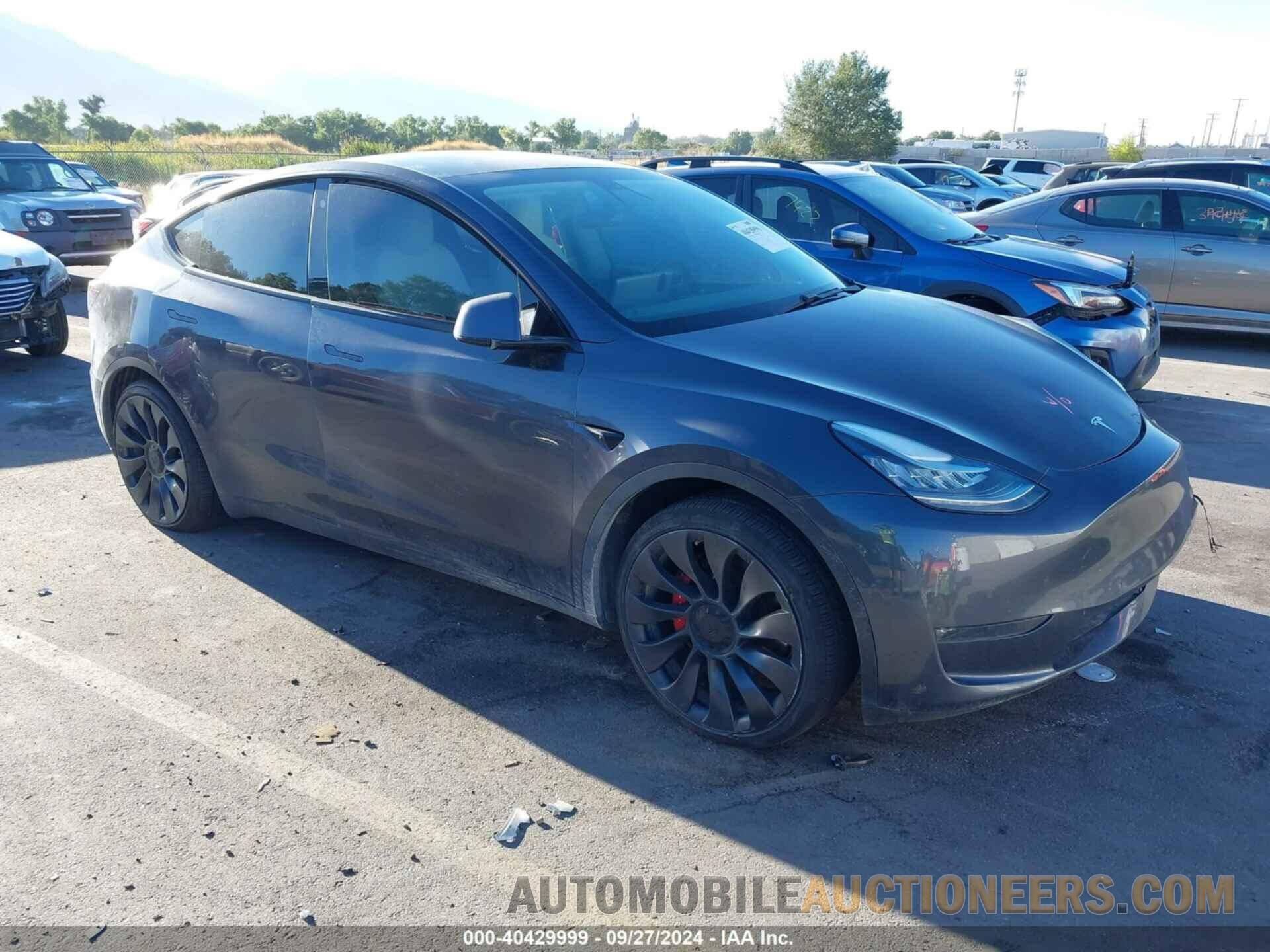 5YJYGDEF9LF011555 TESLA MODEL Y 2020