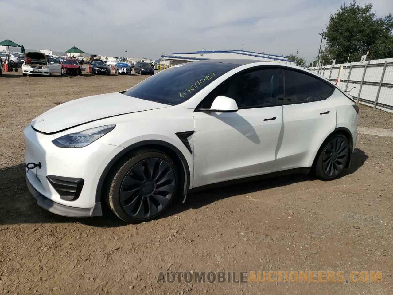 5YJYGDEF9LF017324 TESLA MODEL Y 2020