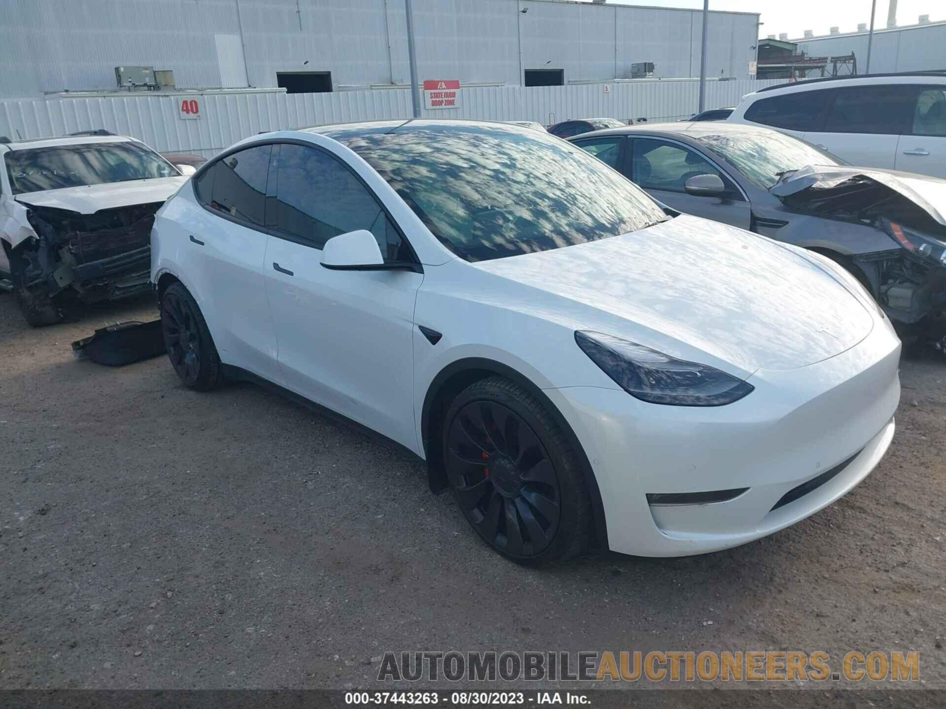 5YJYGDEF9MF272086 TESLA MODEL Y 2021