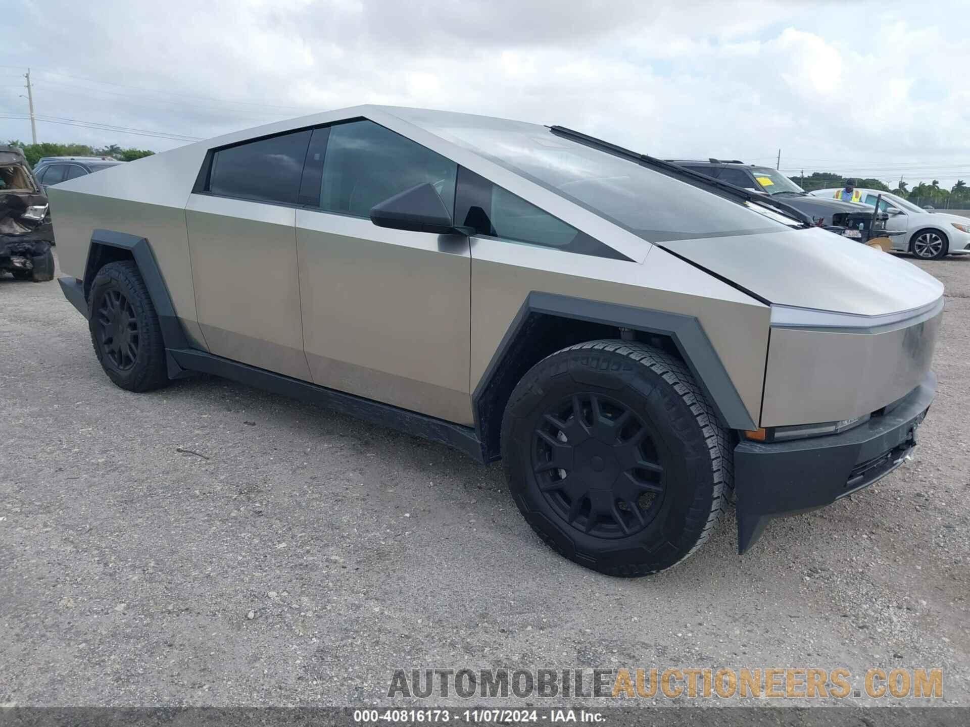 7G2CEHEE8RA009717 TESLA CYBERTRUCK 2024