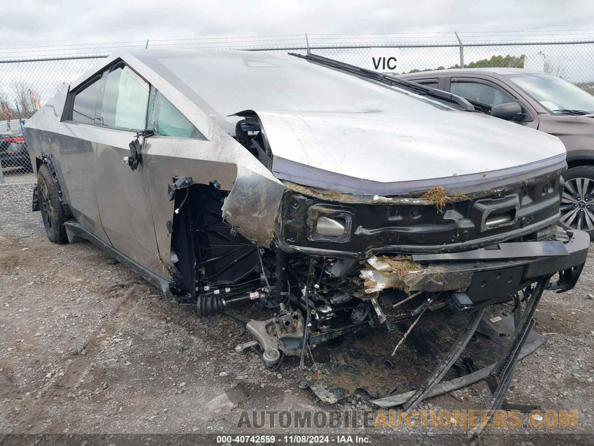 7G2CEHEEXRA035106 TESLA CYBERTRUCK 2024