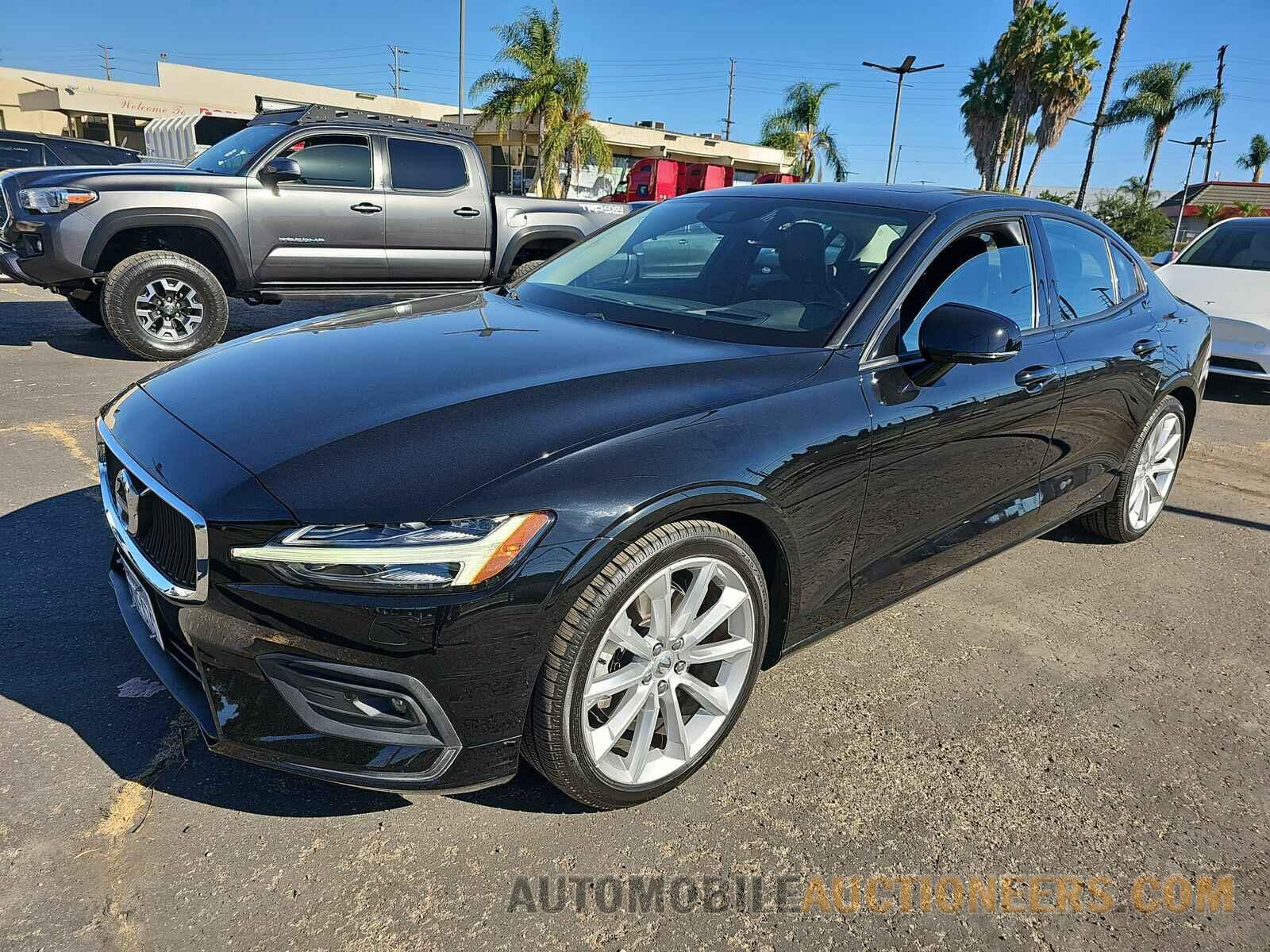 7JR102FK0KG015991 Volvo S60 2019