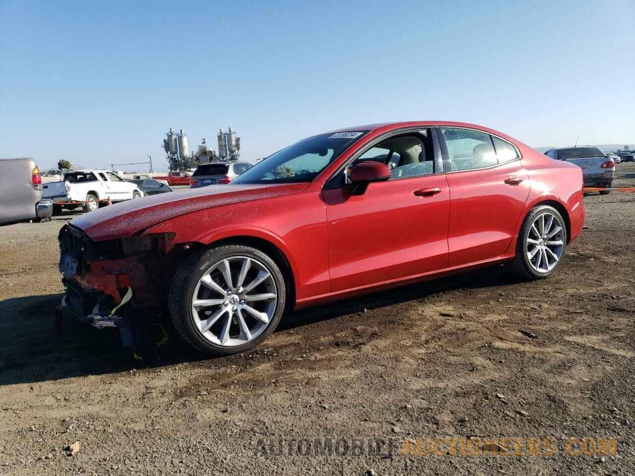 7JR102FK2KG003857 VOLVO S60 2019