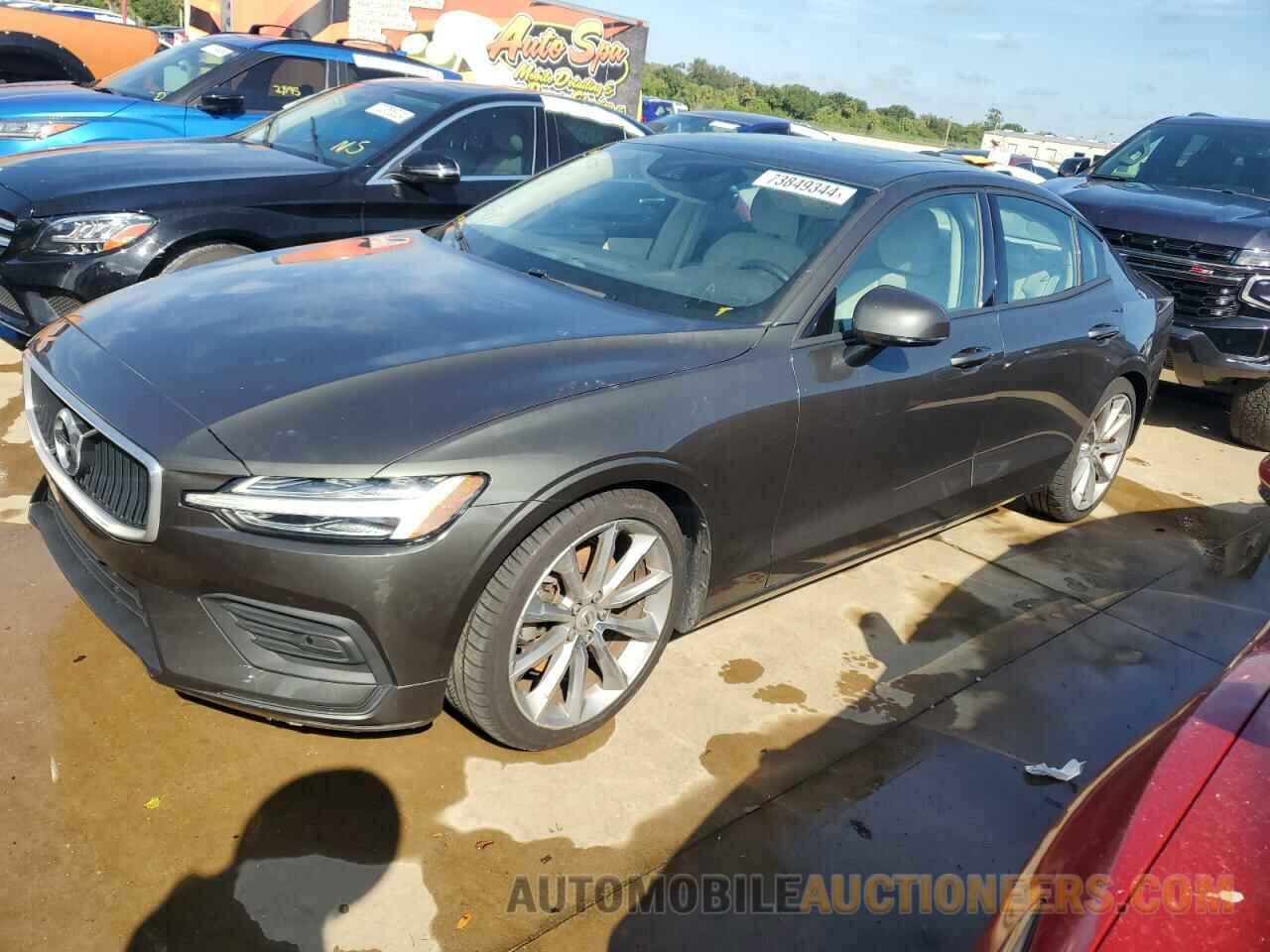 7JR102FK2KG016933 VOLVO S60 2019