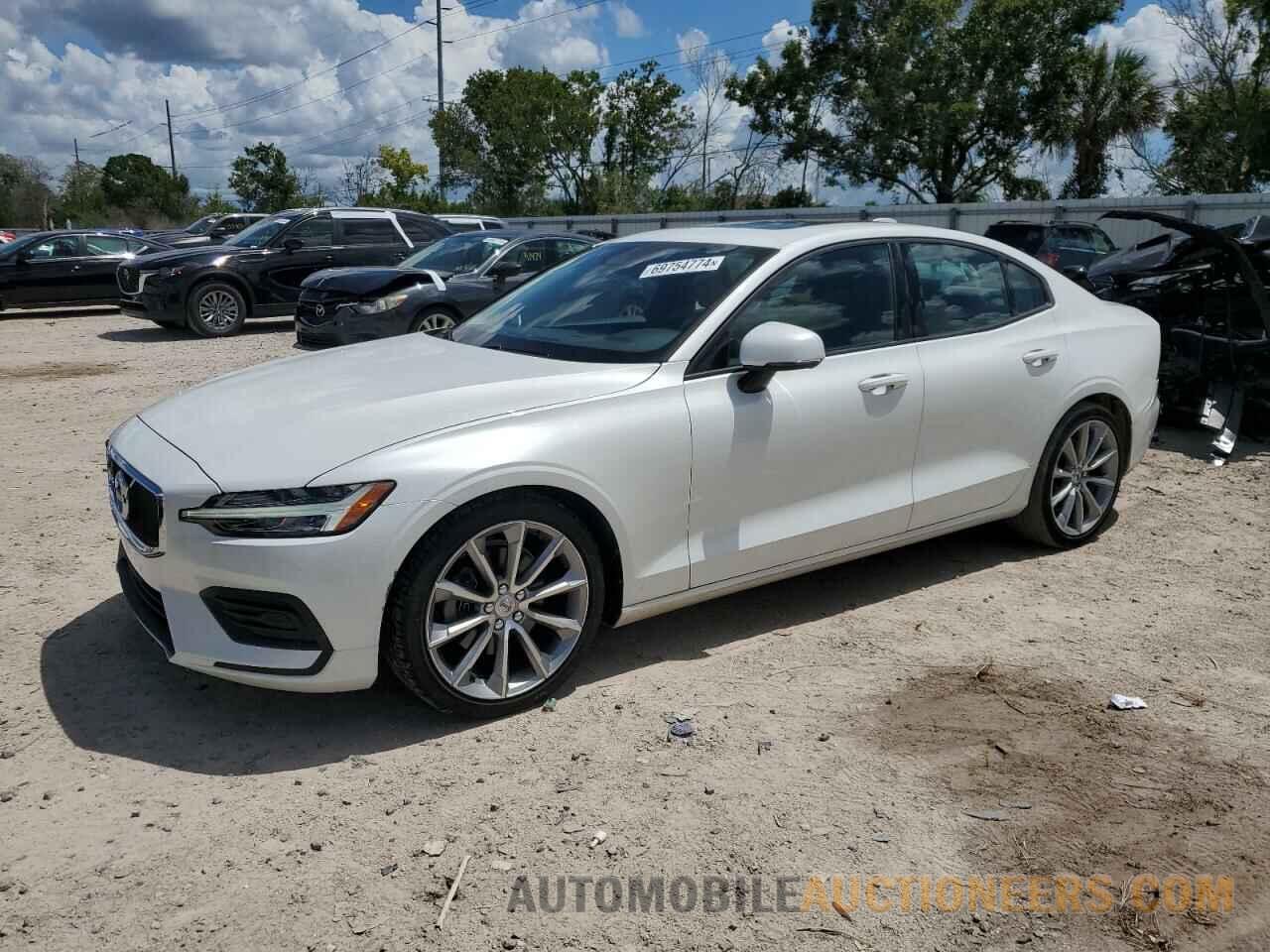 7JR102FK3KG010011 VOLVO S60 2019