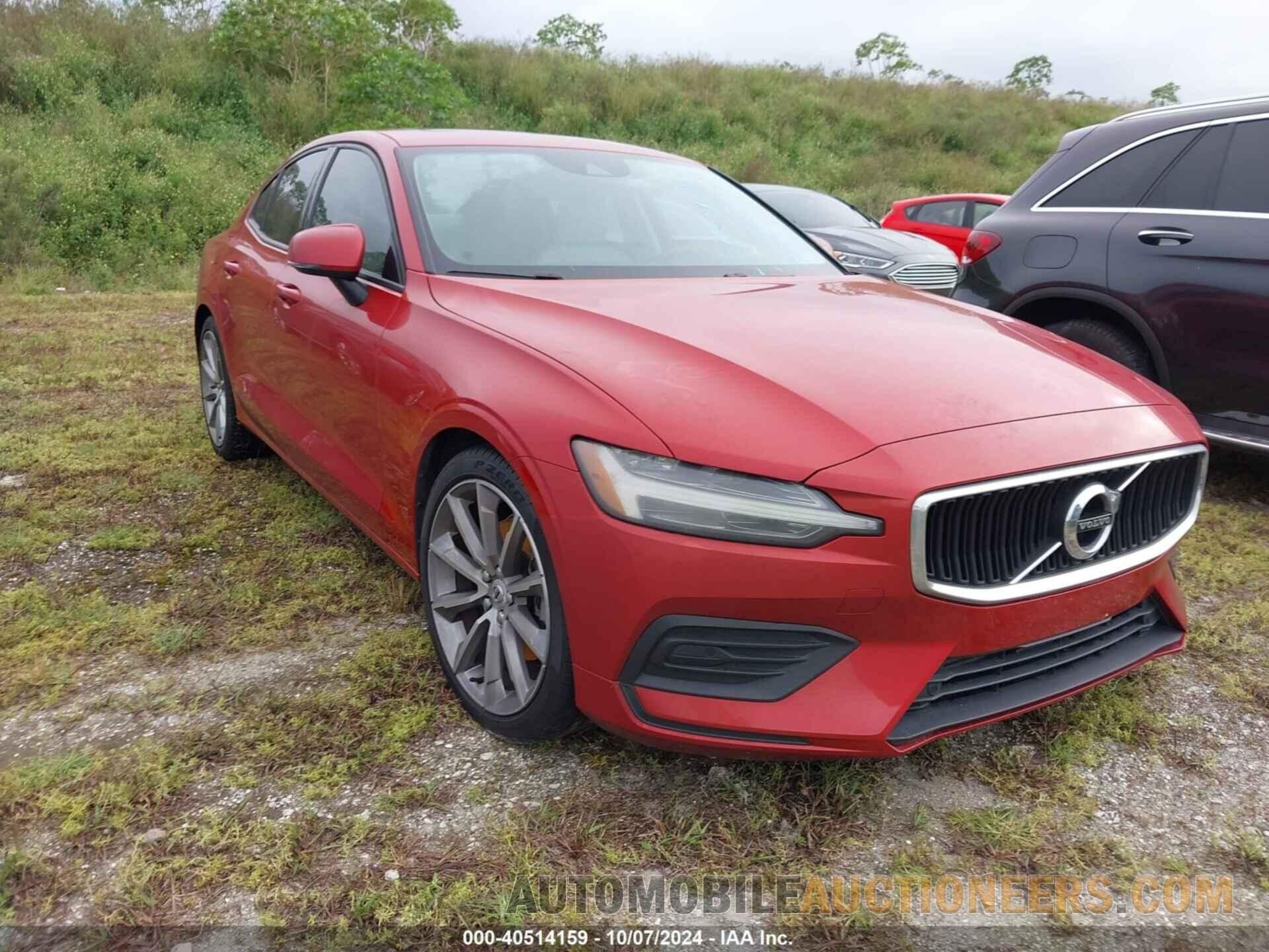 7JR102FK5KG001701 VOLVO S60 2019