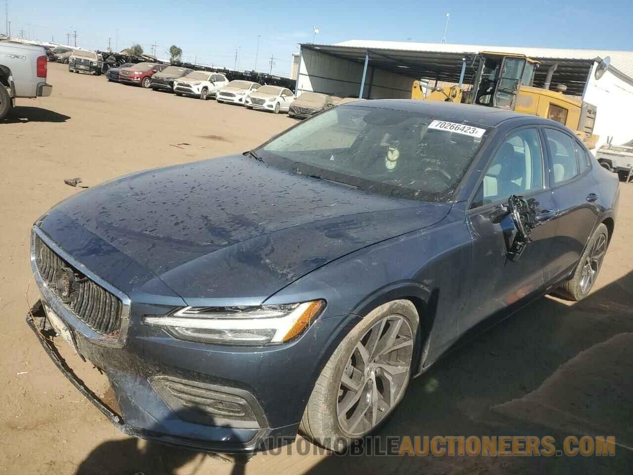 7JR102FK5KG014318 VOLVO S60 2019