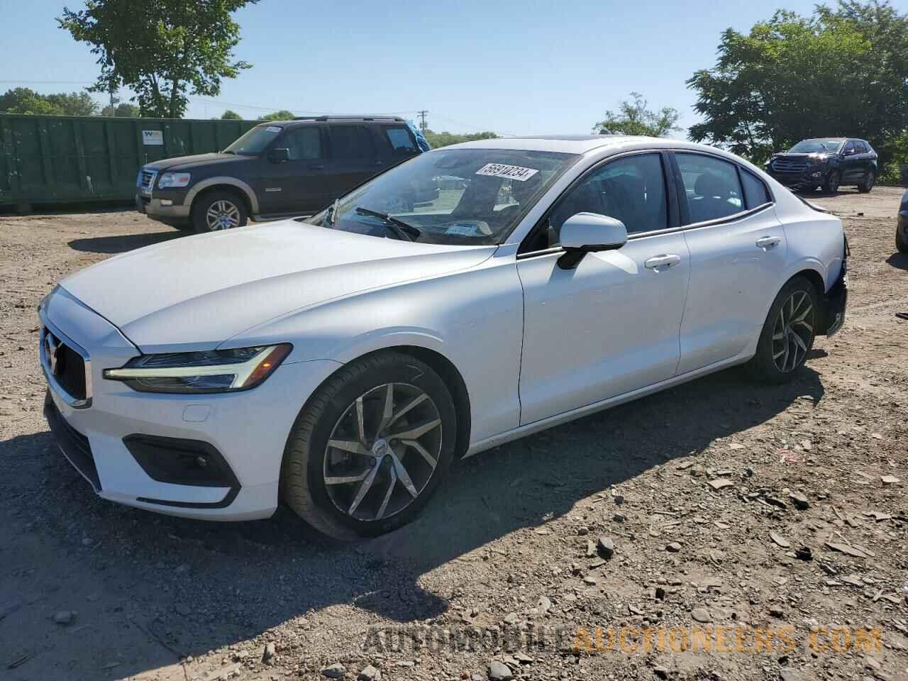 7JR102FK7KG011811 VOLVO S60 2019