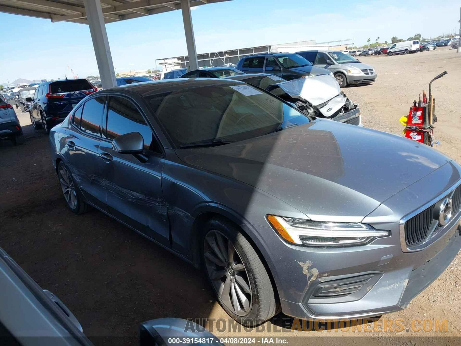 7JR102FK7KG018127 VOLVO S60 2019