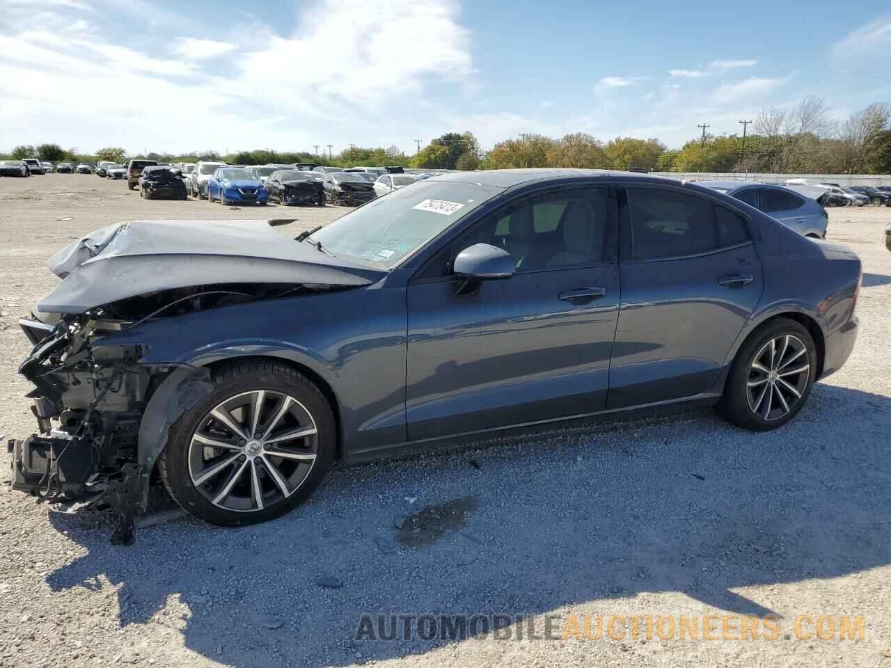 7JR102FK8MG102329 VOLVO S60 2021