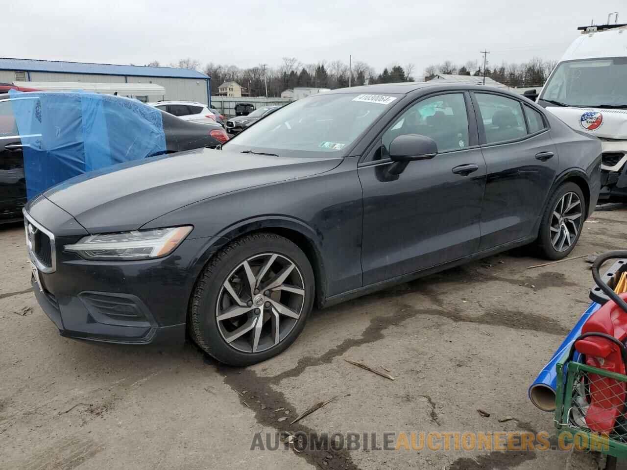 7JR102FK9KG011910 VOLVO S60 2019