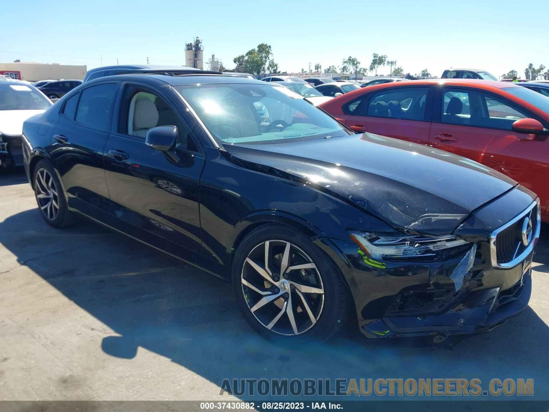 7JR102FKXKG011768 VOLVO S60 2019