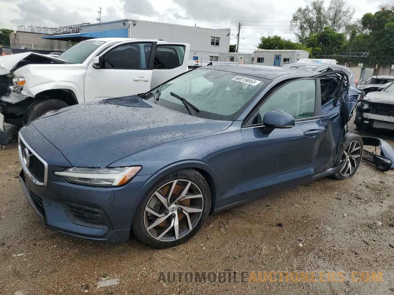 7JRA22TK0KG005752 VOLVO S60 2019