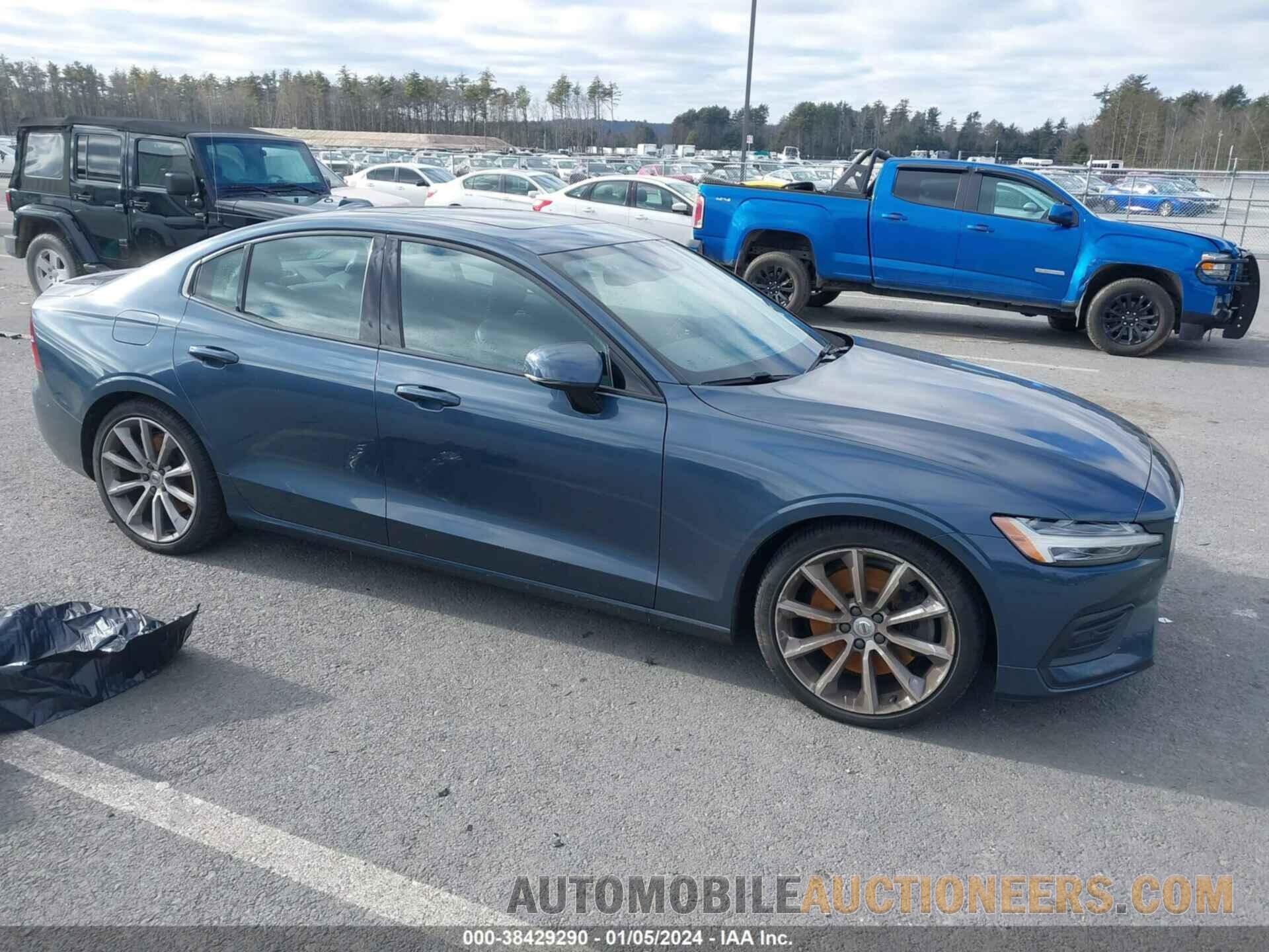 7JRA22TK5KG001504 VOLVO S60 2019