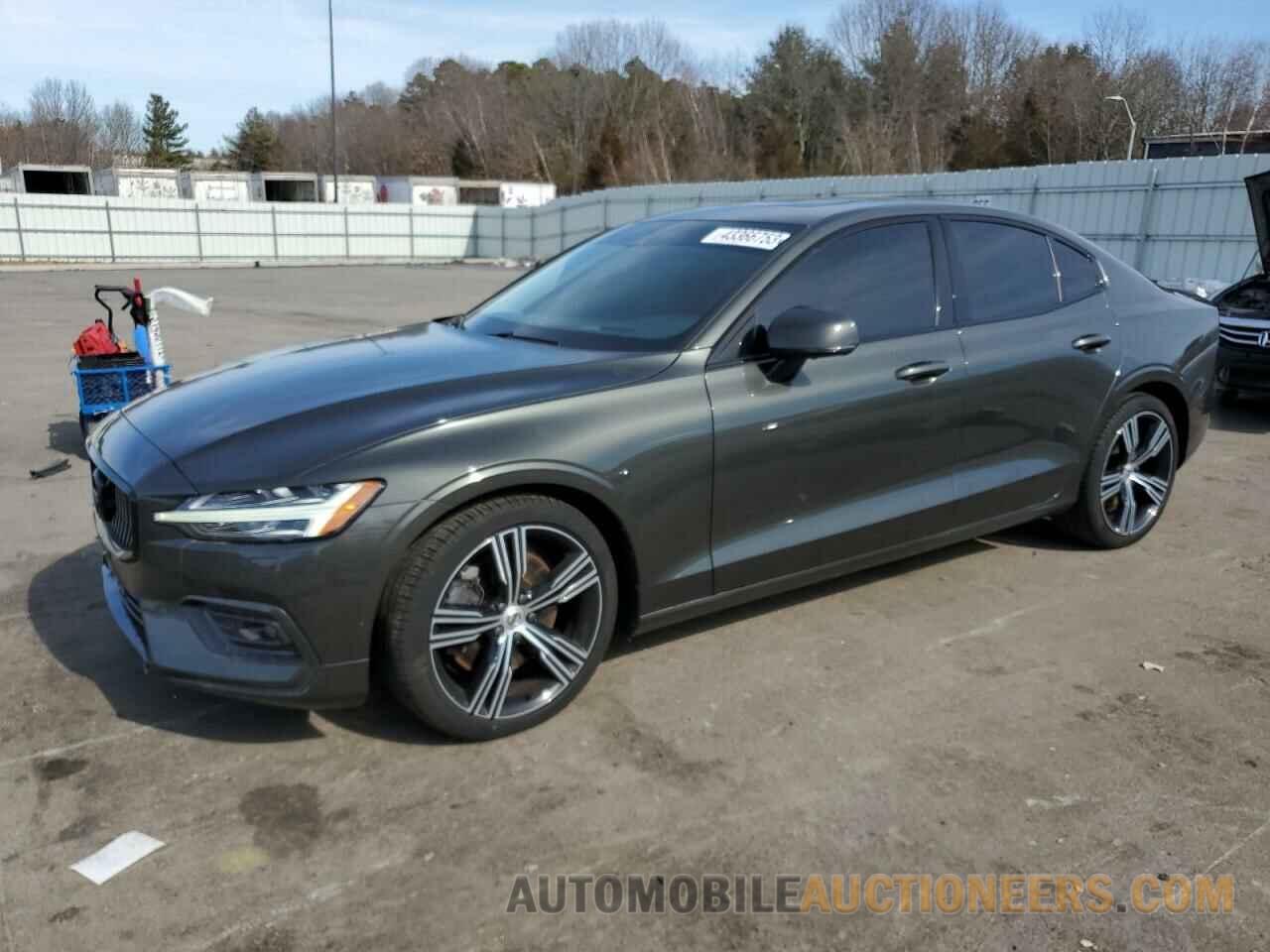 7JRA22TL5KG016156 VOLVO S60 2019