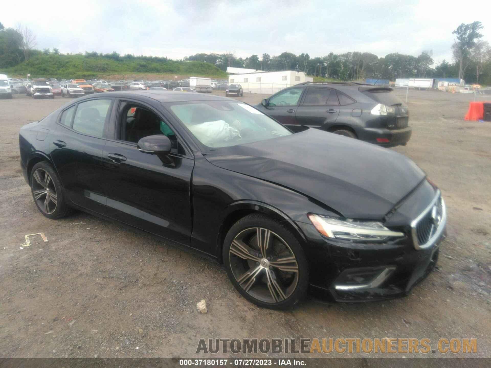 7JRA22TLXKG002818 VOLVO S60 2019