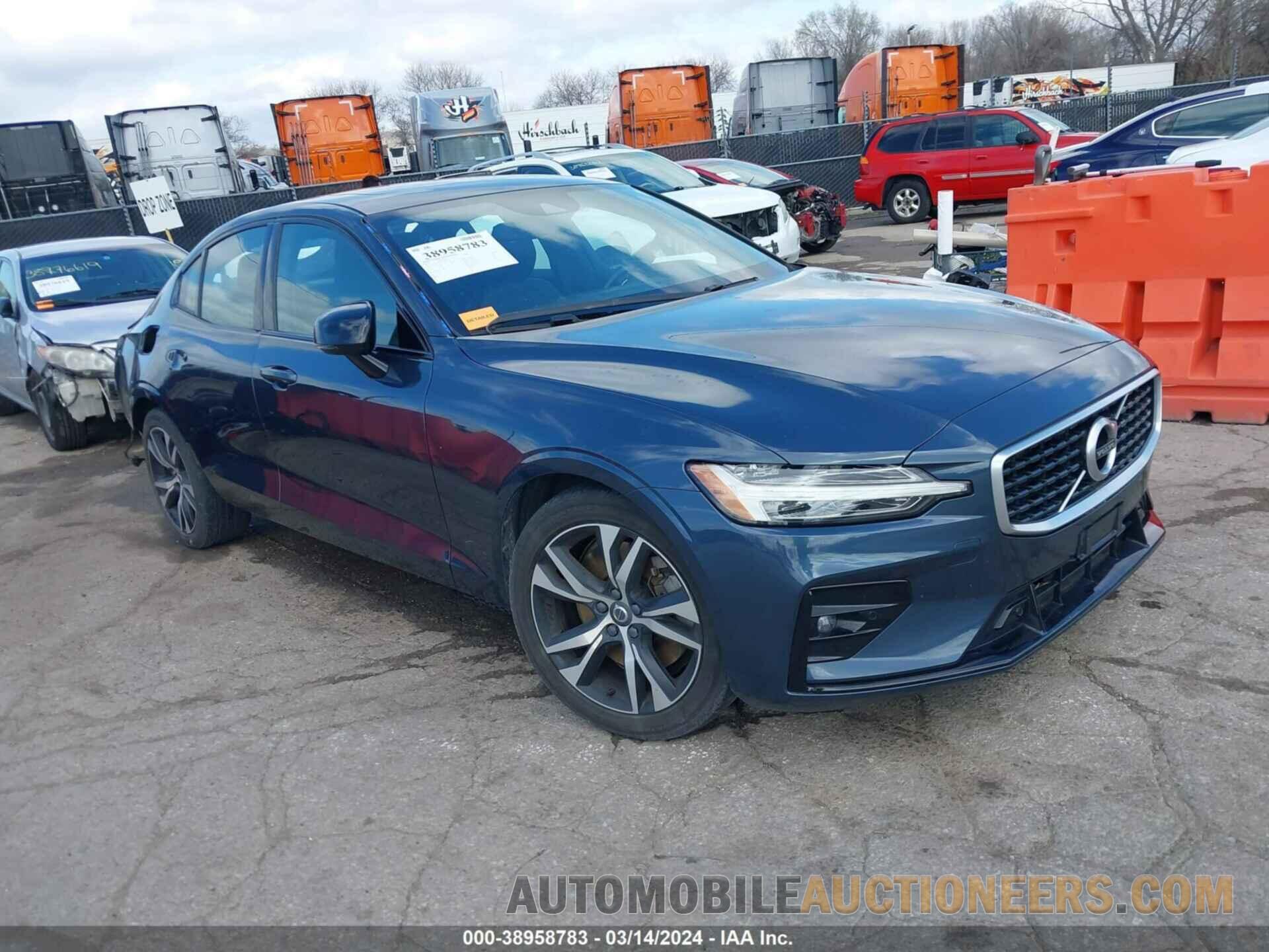 7JRA22TM1KG015921 VOLVO S60 2019