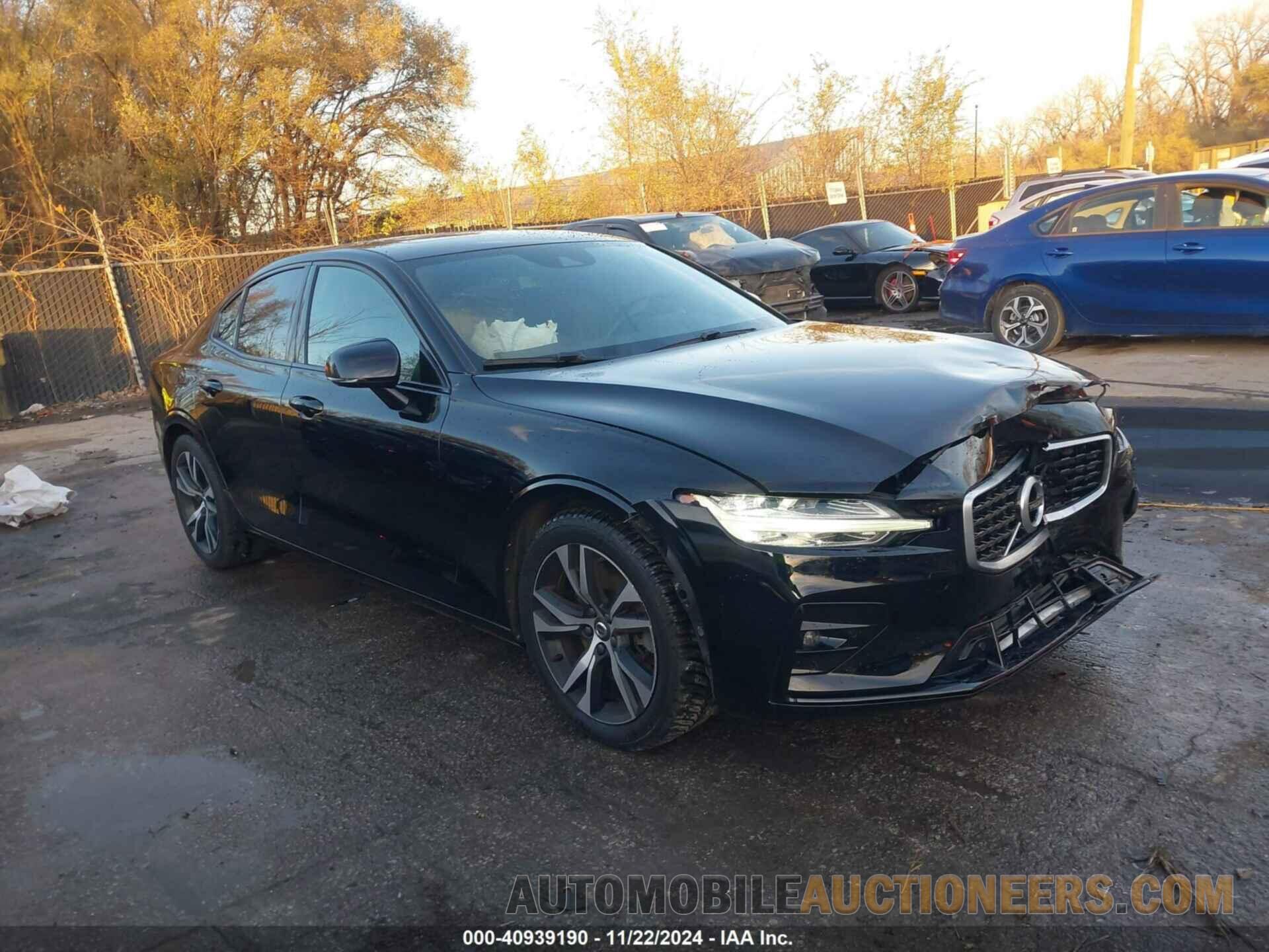 7JRA22TM3KG016892 VOLVO S60 2019