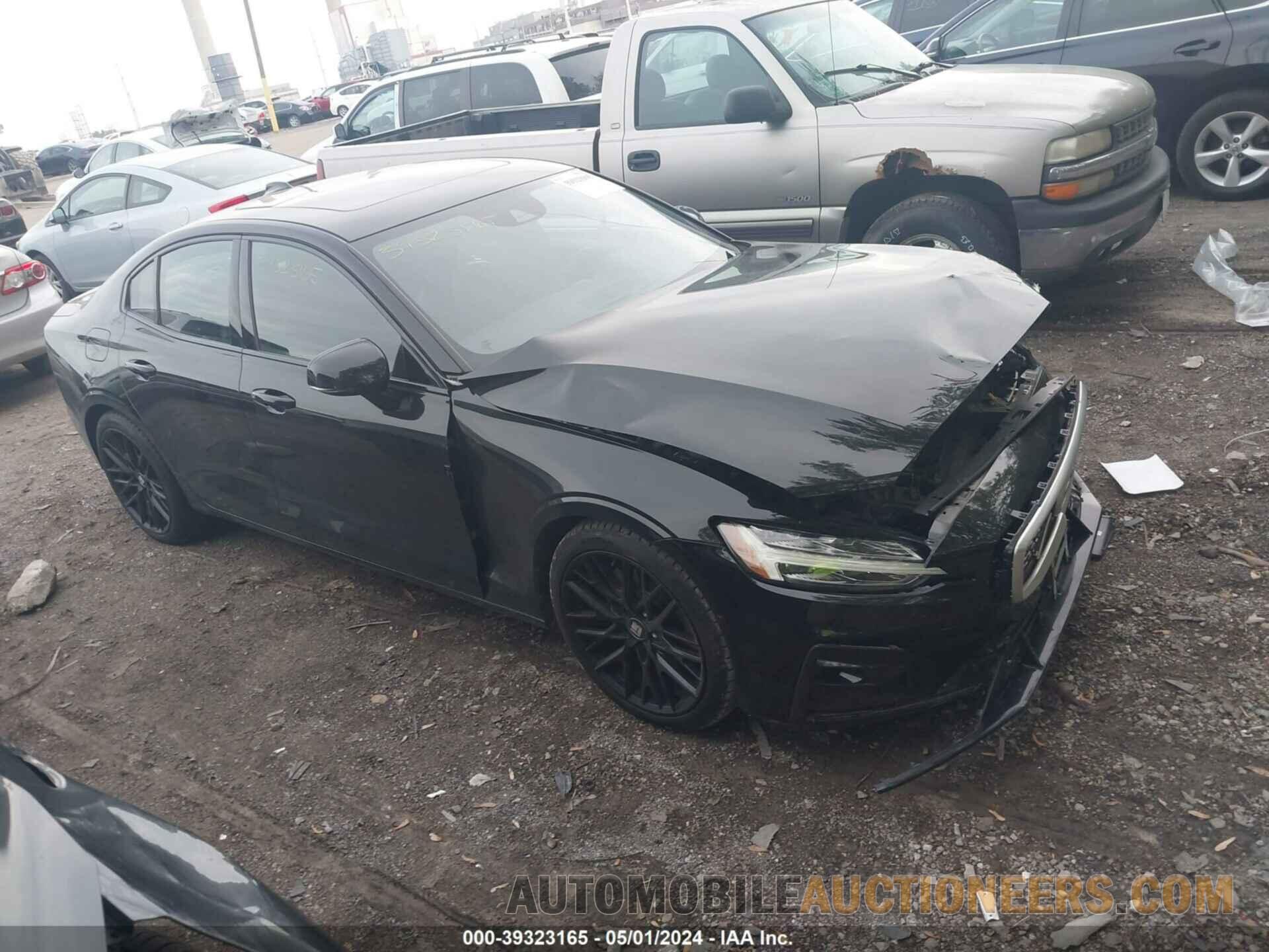 7JRA22TMXKG004593 VOLVO S60 2019