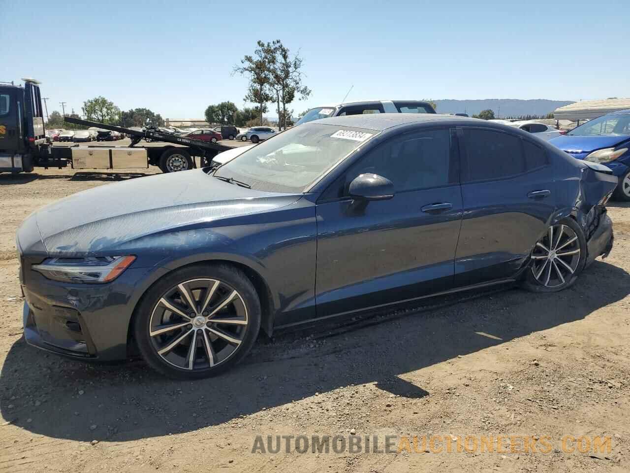 7JRL12TZ2NG175673 VOLVO S60 B5 MOM 2022