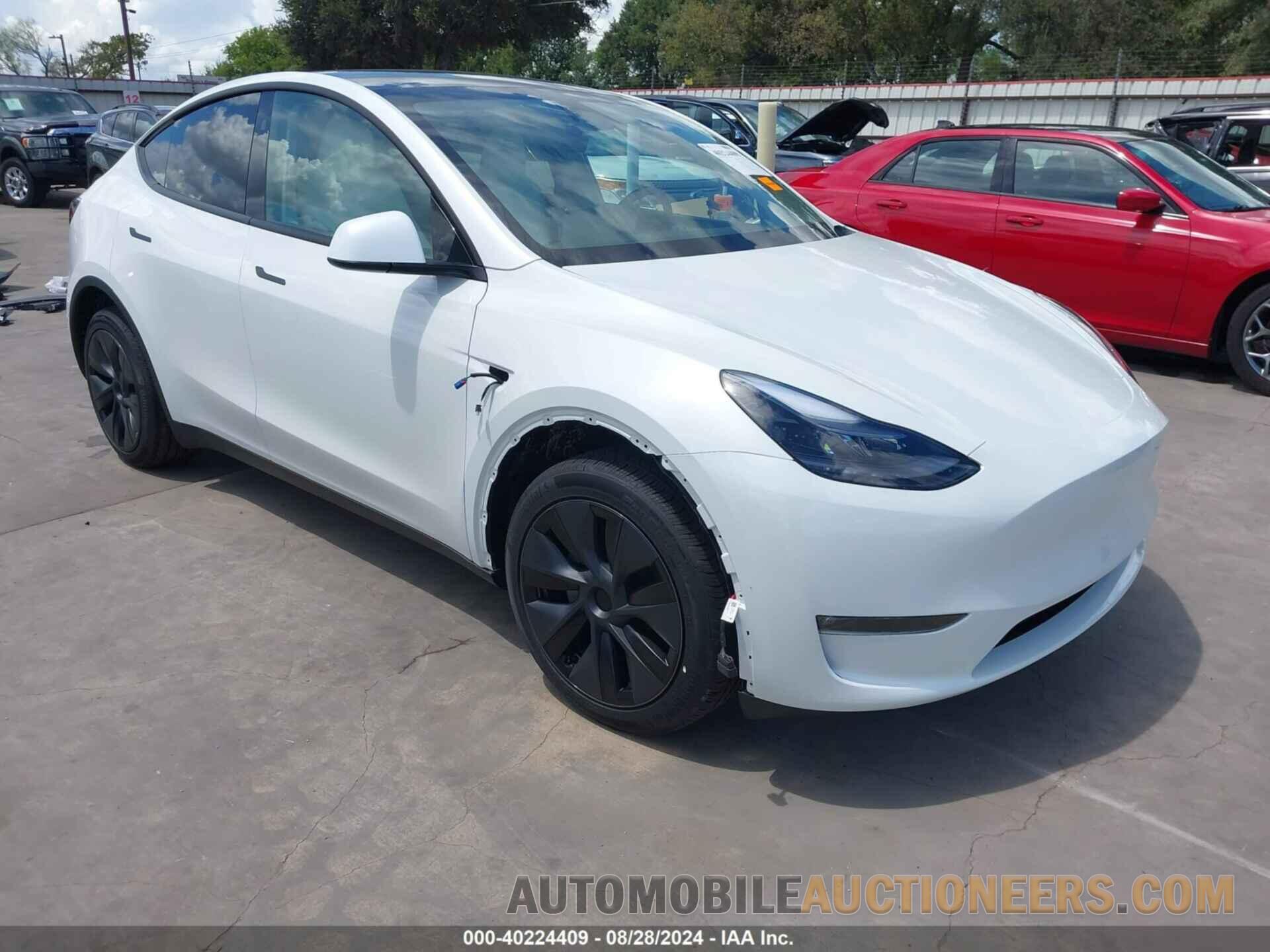 7SAYGAEE1RF120643 TESLA MODEL Y 2024