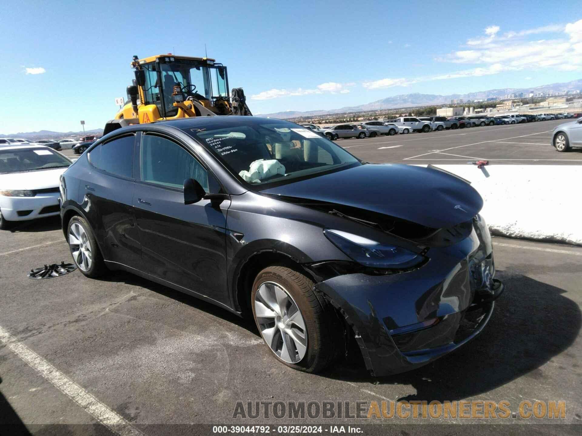 7SAYGAEE1RF987153 TESLA MODEL Y 2024