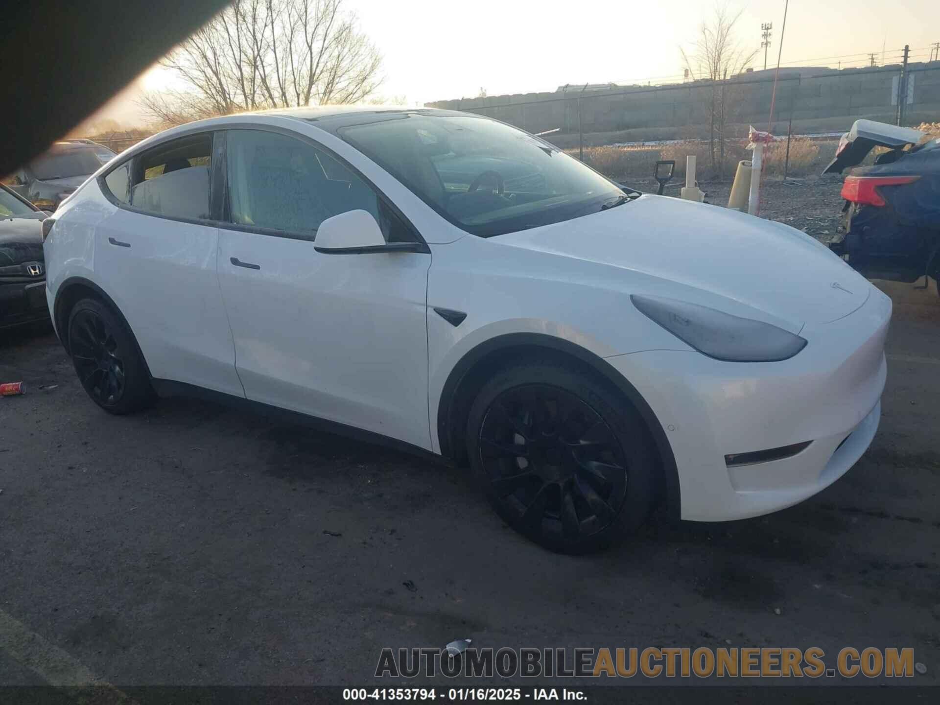 7SAYGAEE2NF430696 TESLA MODEL Y 2022