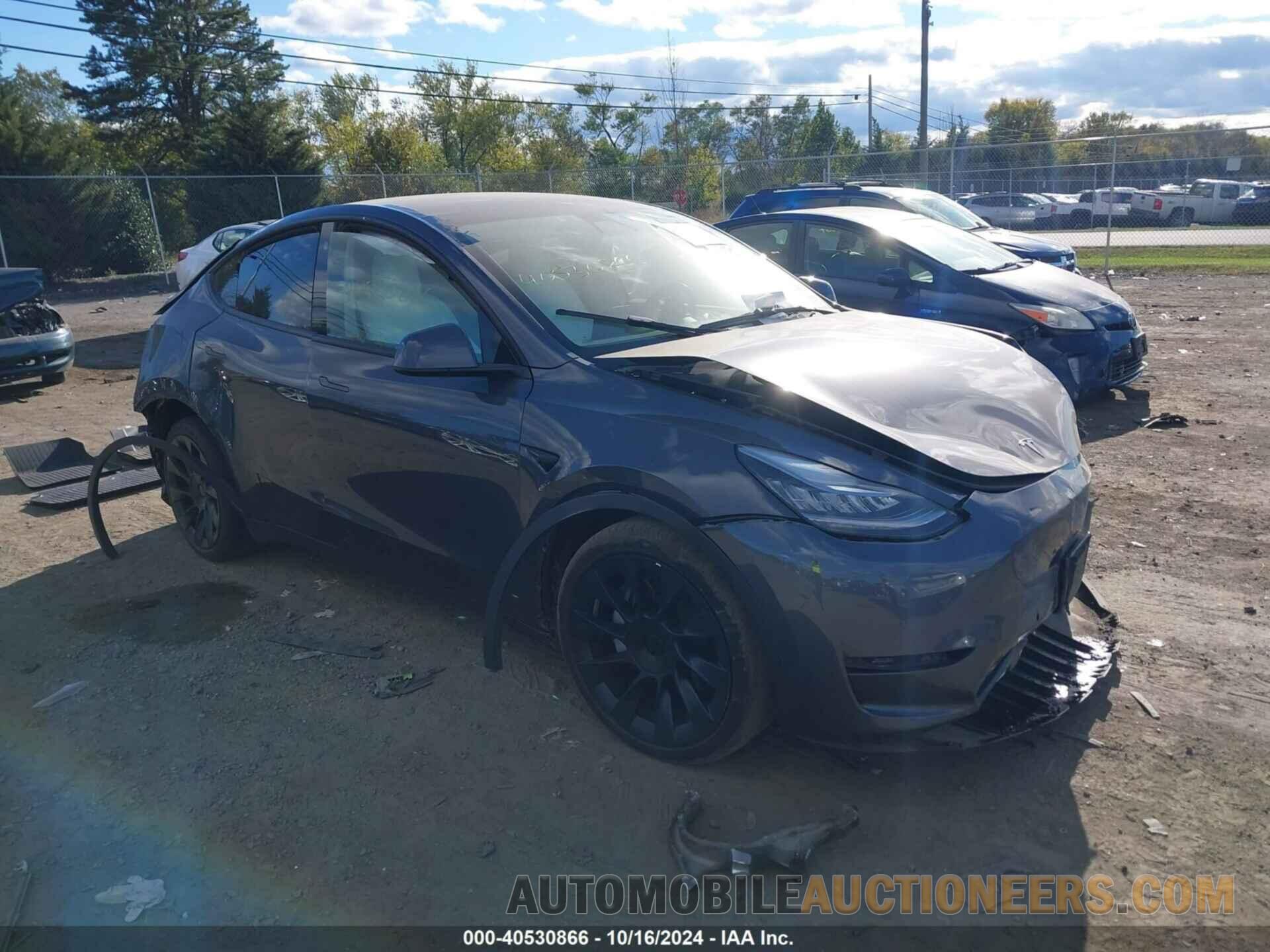 7SAYGAEE2NF472818 TESLA MODEL Y 2022