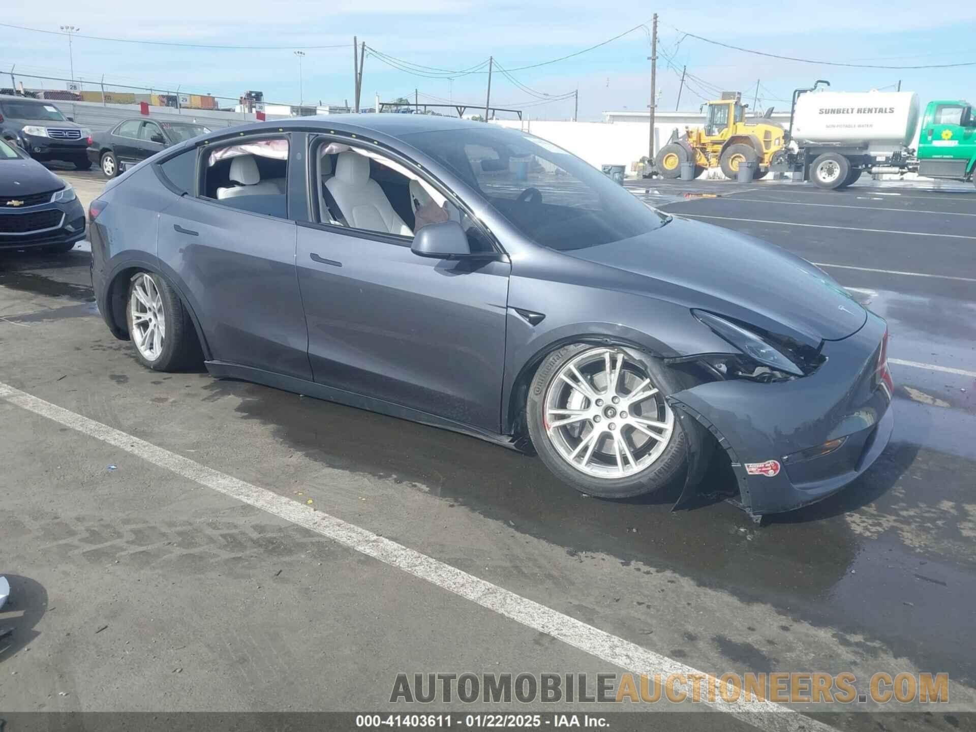 7SAYGAEE2PF813704 TESLA MODEL Y 2023