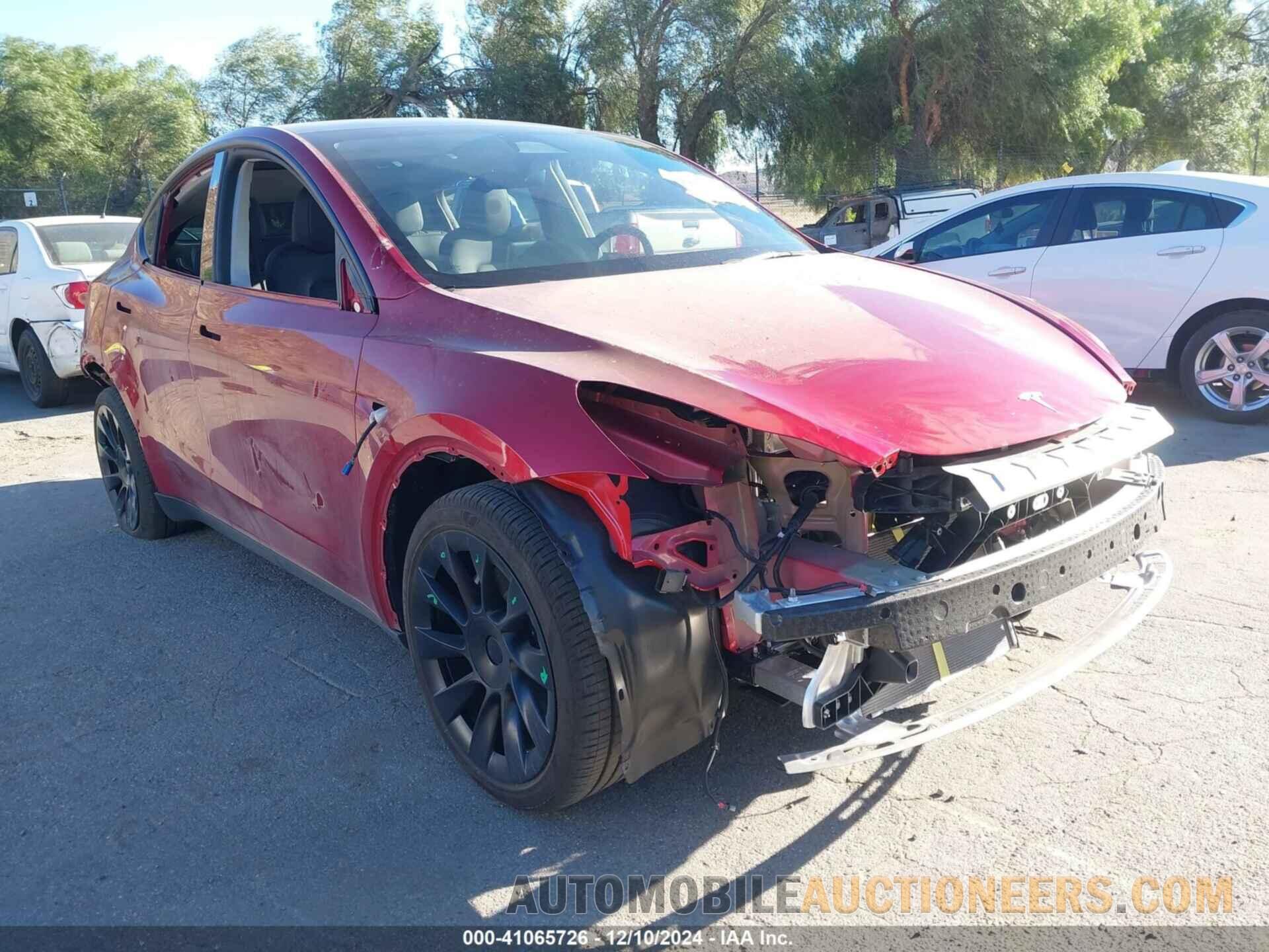 7SAYGAEE2RF021118 TESLA MODEL Y 2024