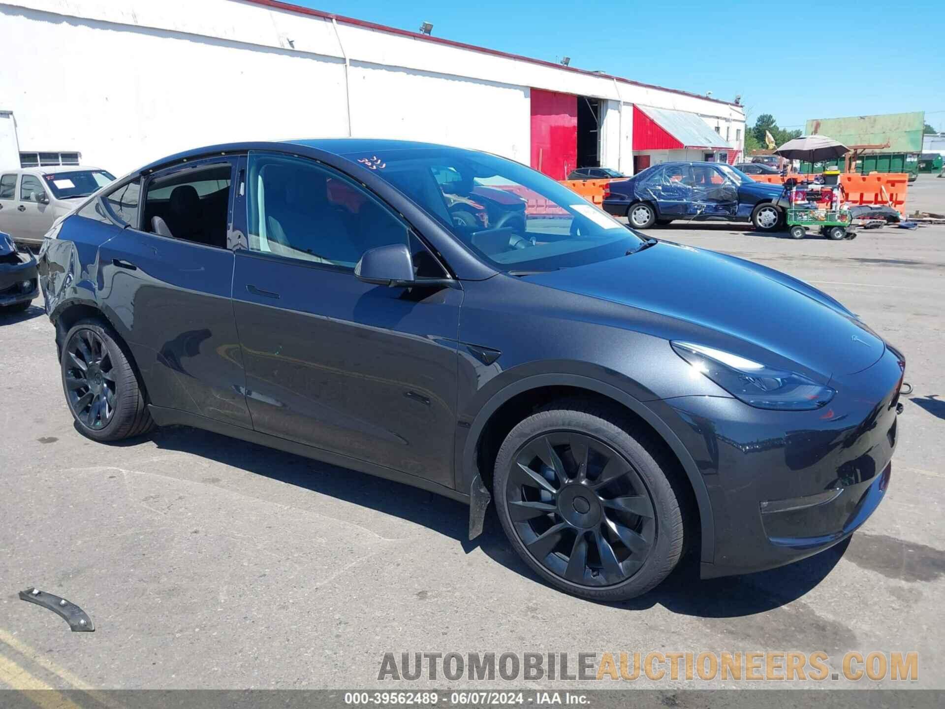 7SAYGAEE3RF038252 TESLA MODEL Y 2024