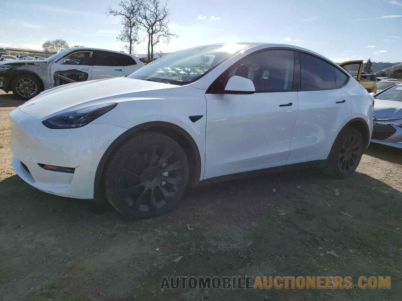 7SAYGAEE3RF043712 TESLA MODEL Y 2024