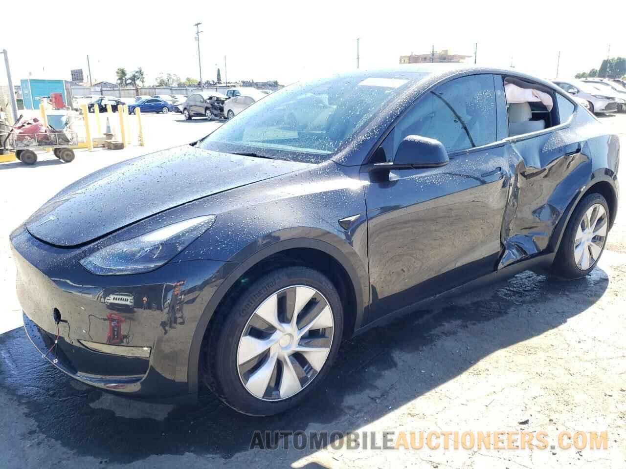 7SAYGAEE3RF061417 TESLA MODEL Y 2024