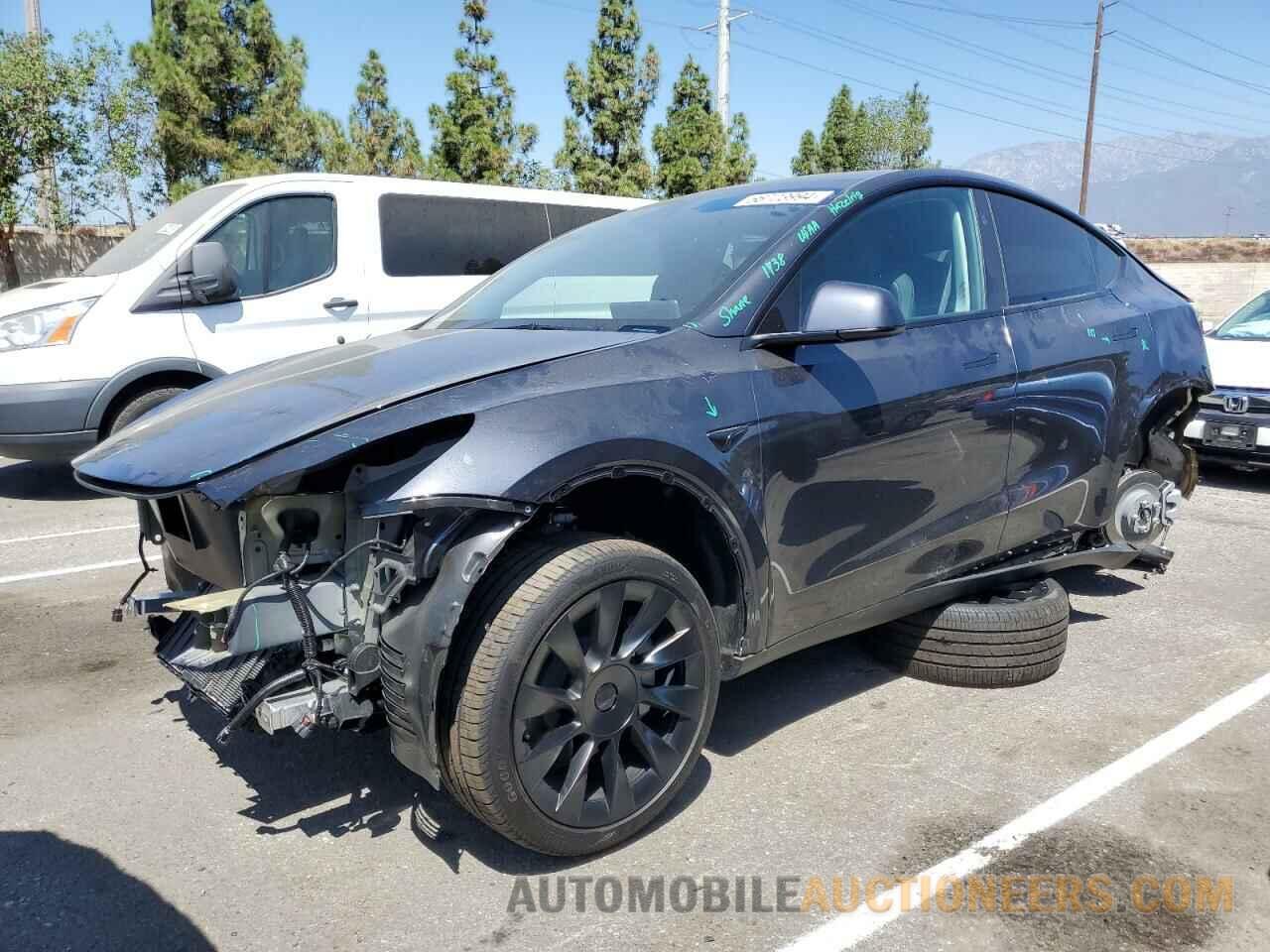 7SAYGAEE3RF074975 TESLA MODEL Y 2024