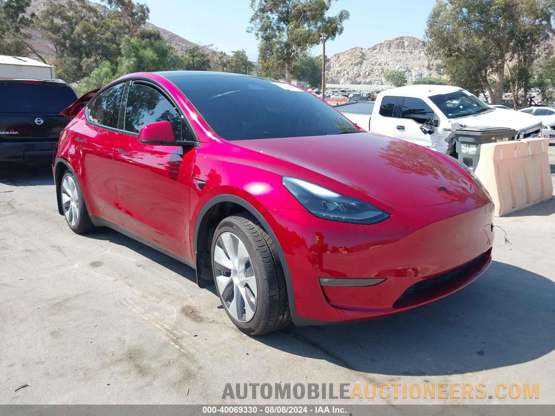 7SAYGAEE3RF078329 TESLA MODEL Y 2024